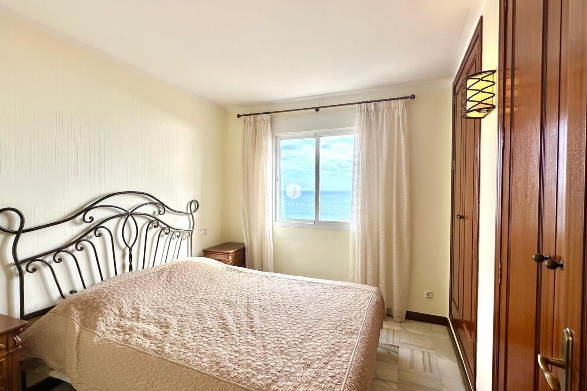 Segunda mano - Apartamento / piso -
Torrevieja - Los Frutales