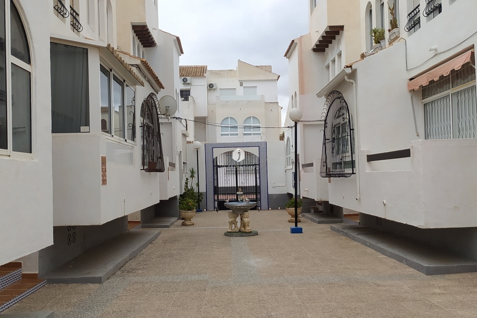 Segunda mano - Apartamento / piso -
Torrevieja - LOS NAUFRAGOS PLAYA