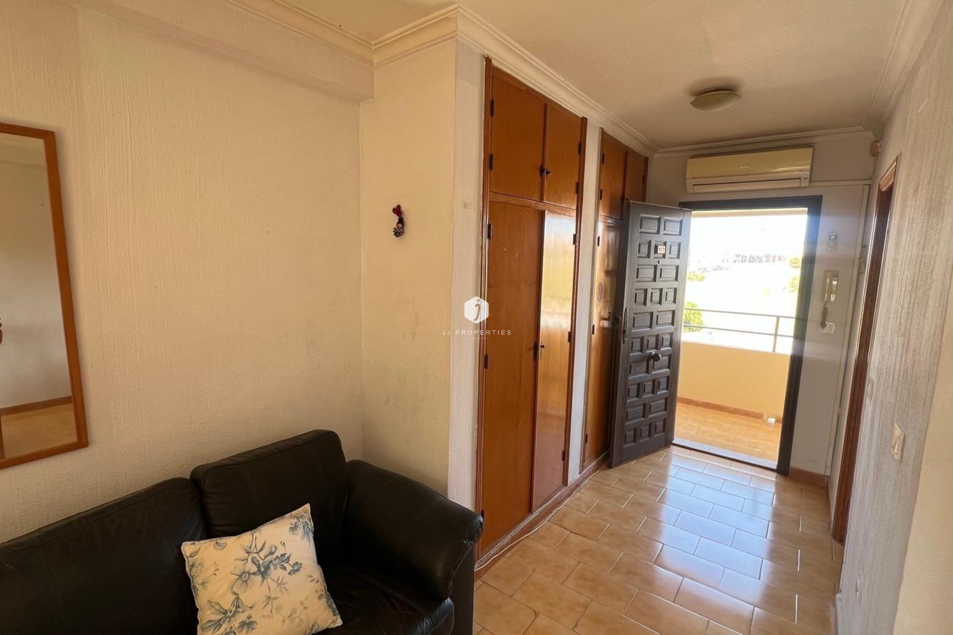 Segunda mano - Apartamento / piso -
Torrevieja - Miramar - Torre Del Moro