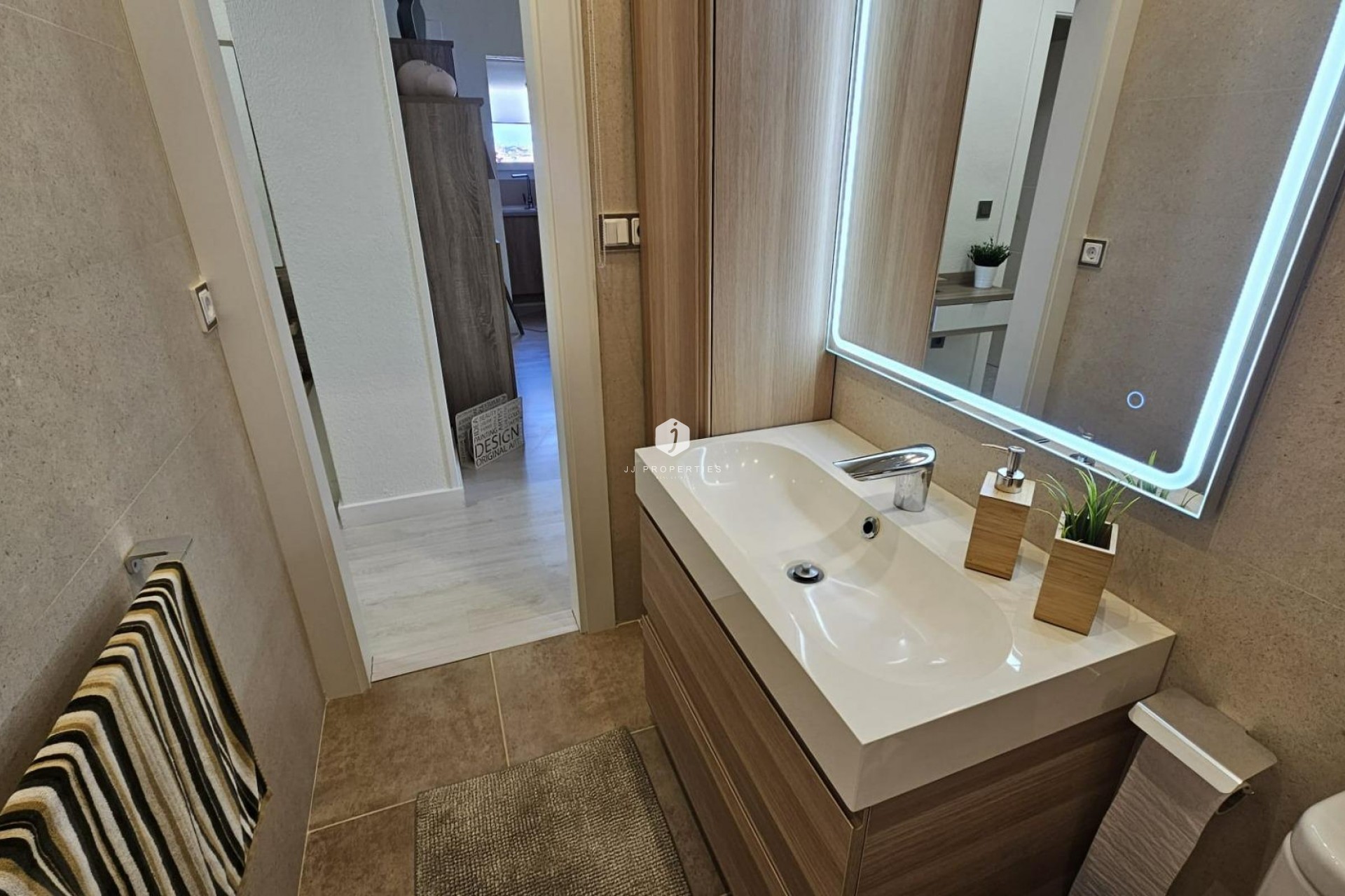 Segunda mano - Apartamento / piso -
Torrevieja - Nueva Torrevieja