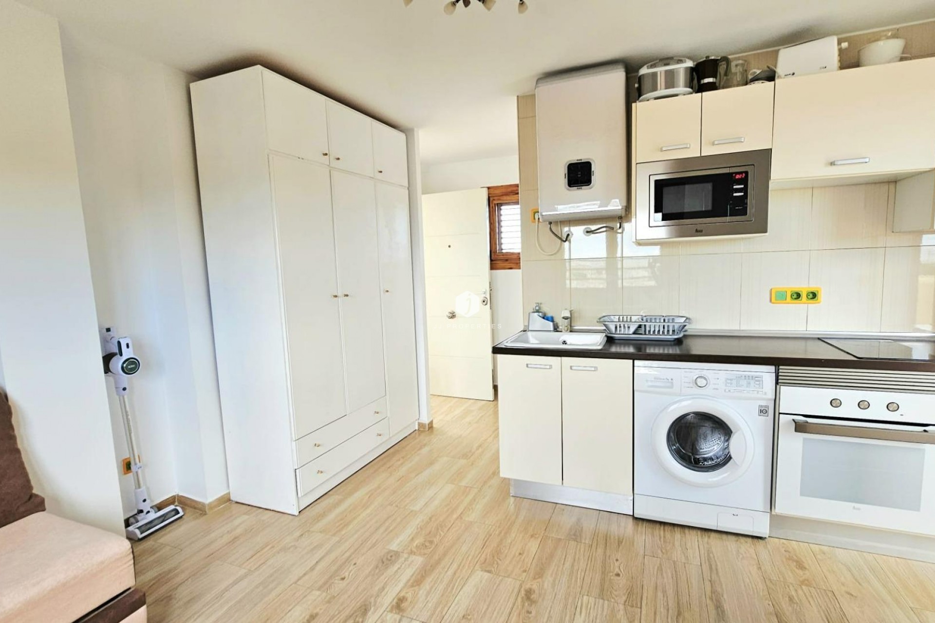 Segunda mano - Apartamento / piso -
Torrevieja - Nueva Torrevieja