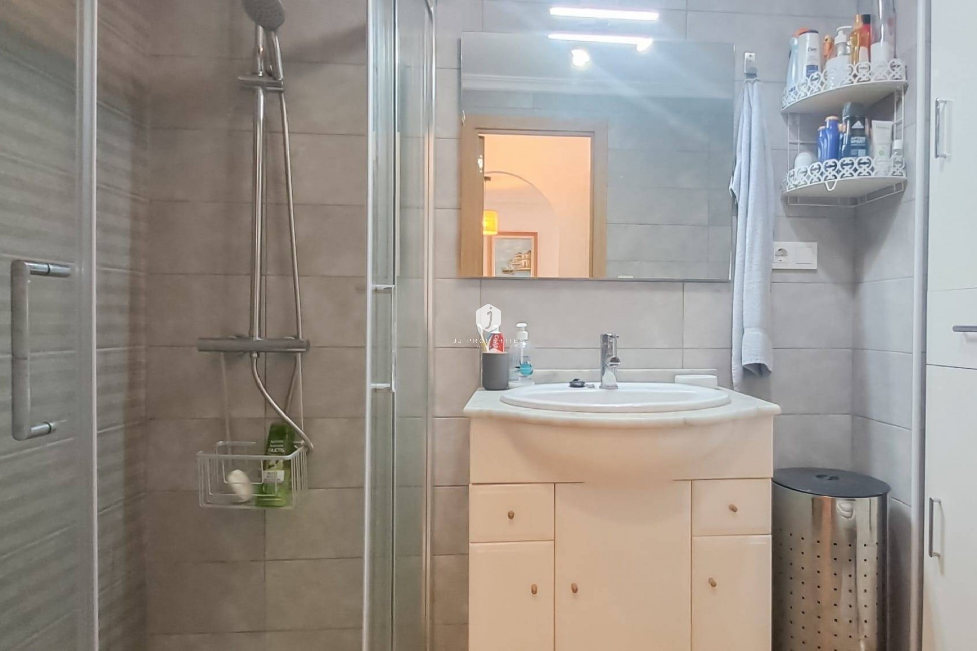 Segunda mano - Apartamento / piso -
Torrevieja - Parque Acuático - Sector 25