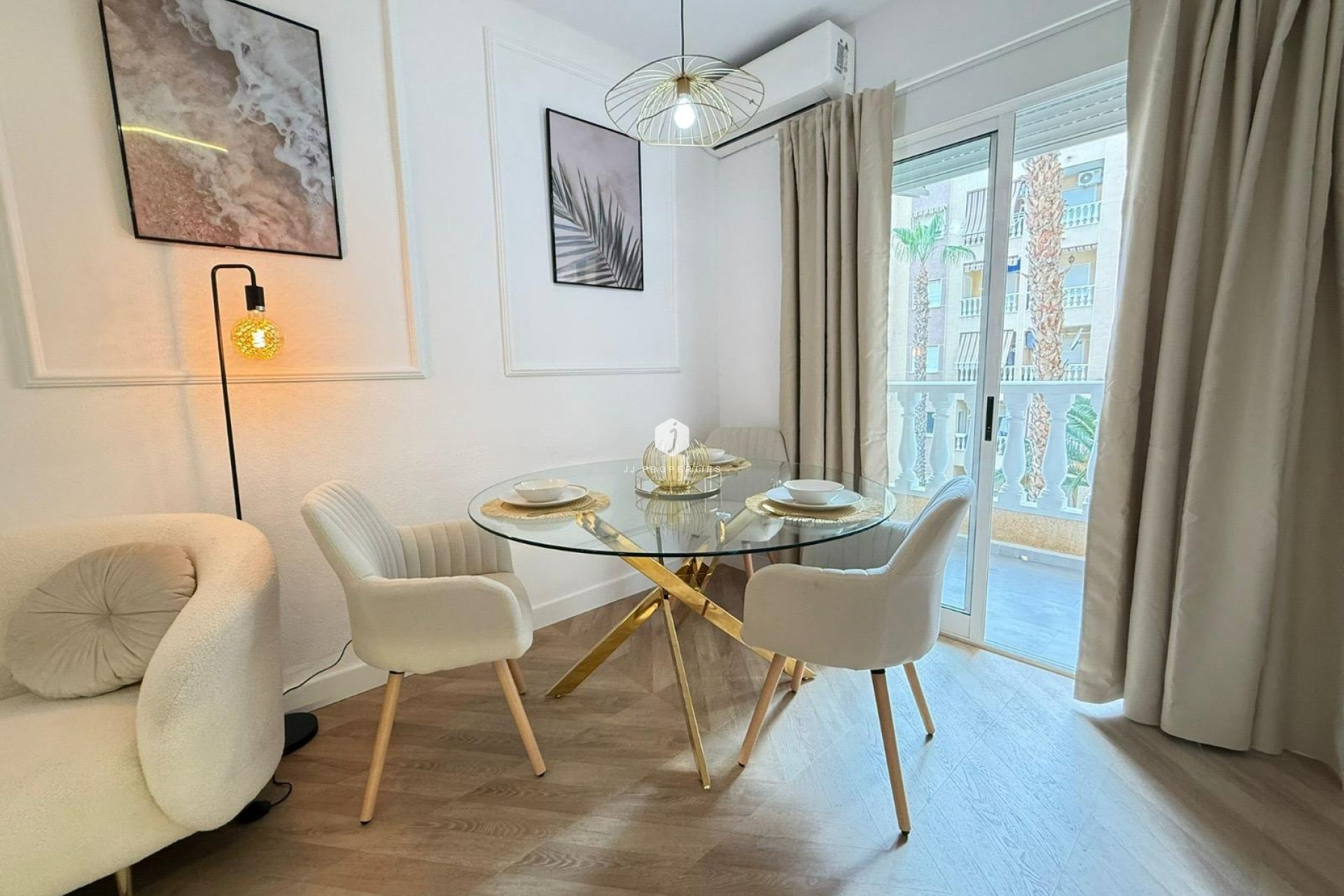 Segunda mano - Apartamento / piso -
Torrevieja - PARQUE DE LAS NACIONES