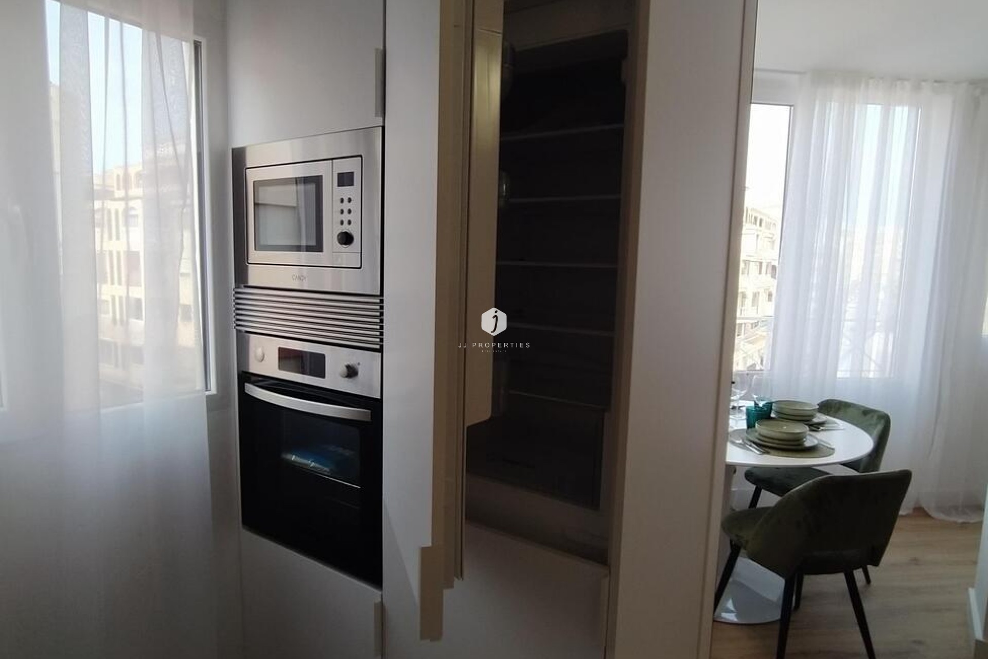 Segunda mano - Apartamento / piso -
Torrevieja - PARQUE DE LAS NACIONES