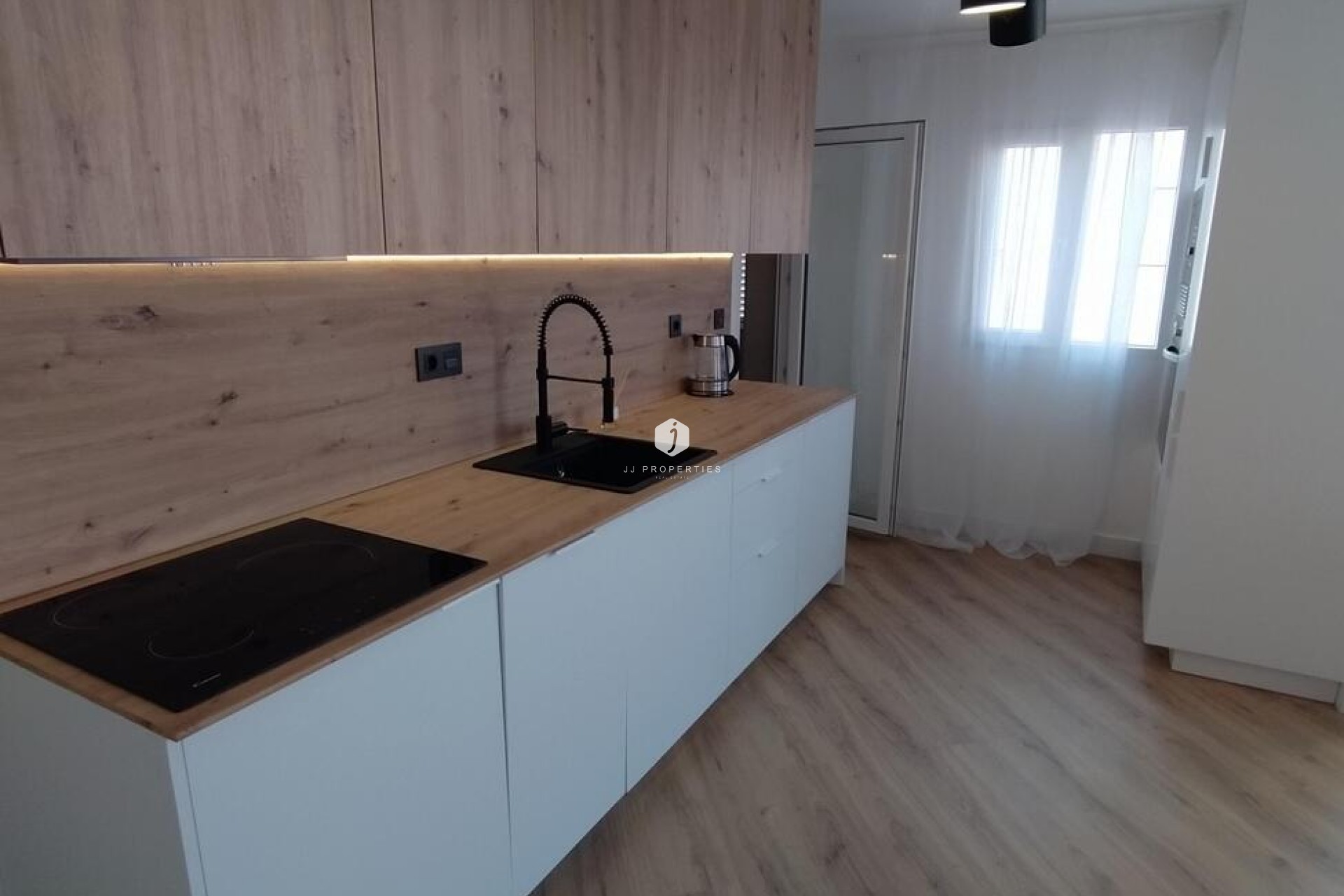 Segunda mano - Apartamento / piso -
Torrevieja - PARQUE DE LAS NACIONES
