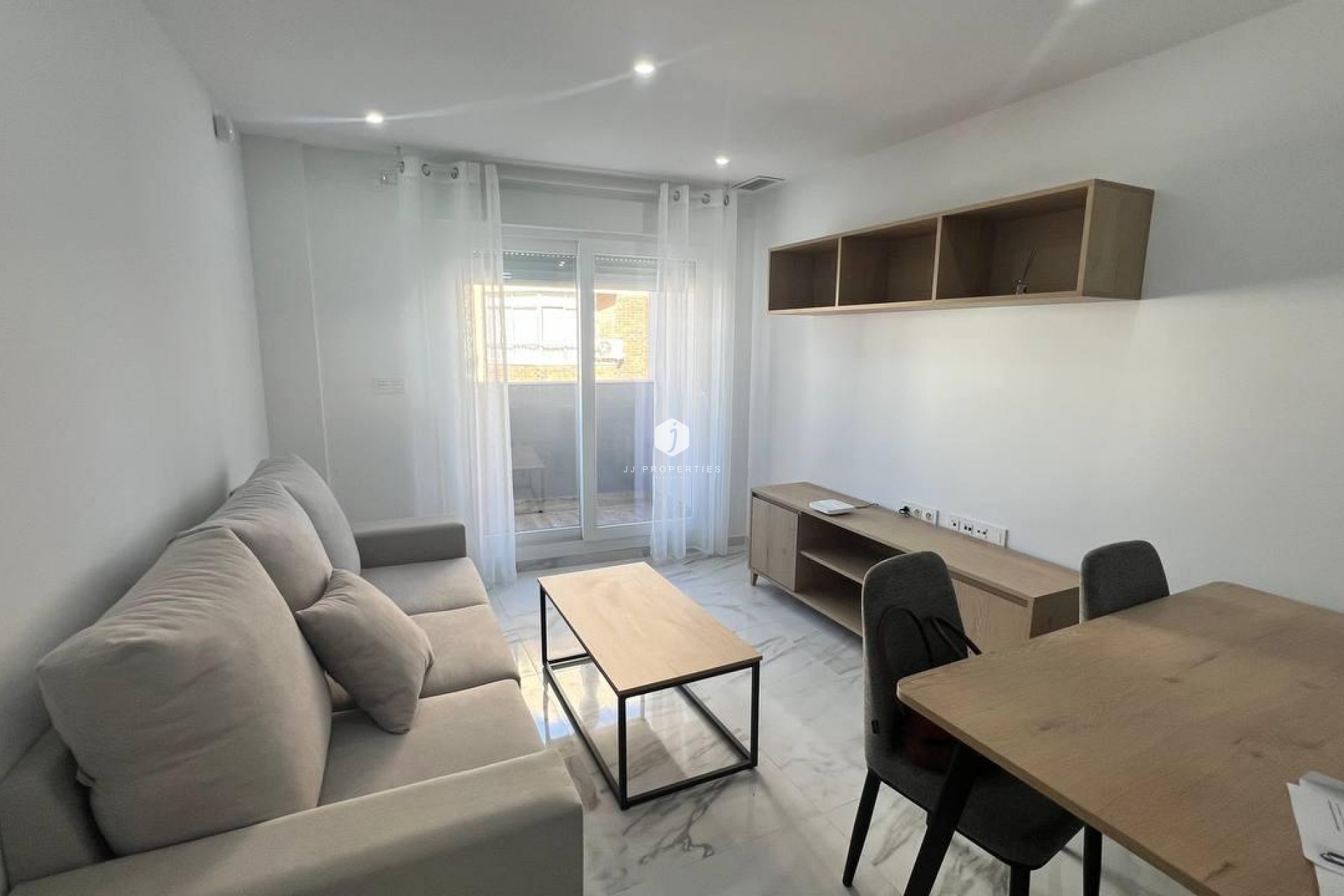 Segunda mano - Apartamento / piso -
Torrevieja - PARQUE DE LAS NACIONES