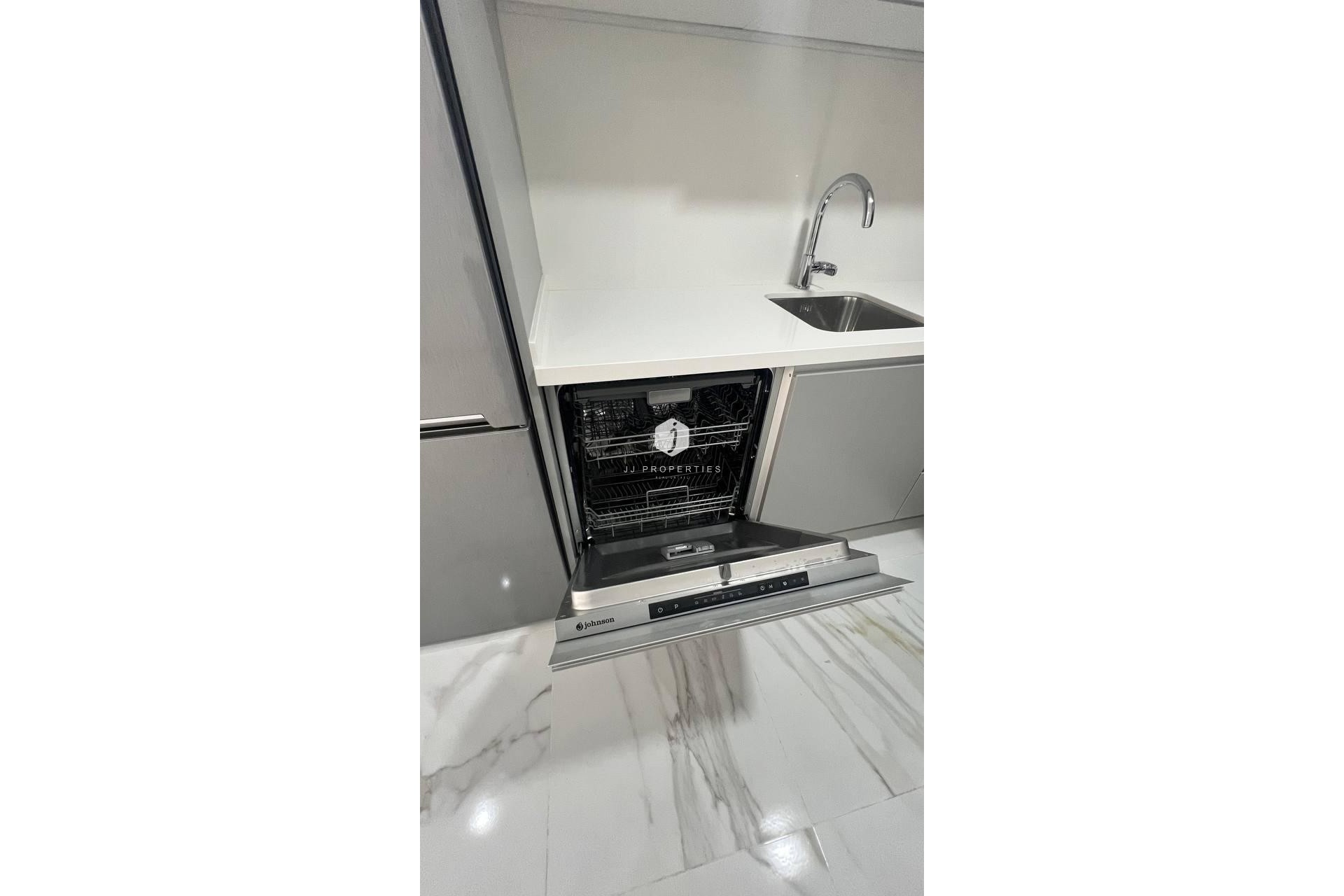 Segunda mano - Apartamento / piso -
Torrevieja - PARQUE DE LAS NACIONES