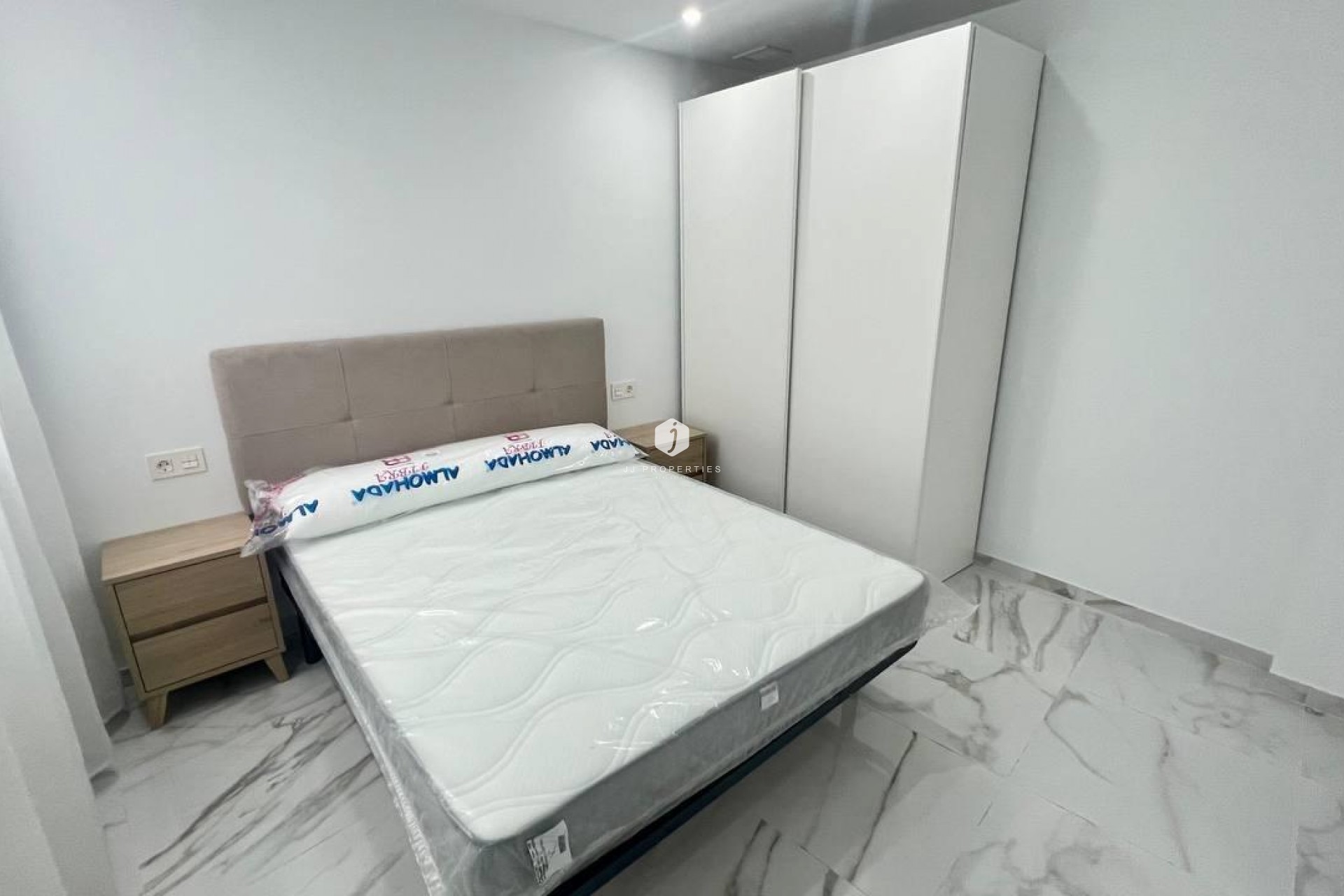 Segunda mano - Apartamento / piso -
Torrevieja - PARQUE DE LAS NACIONES