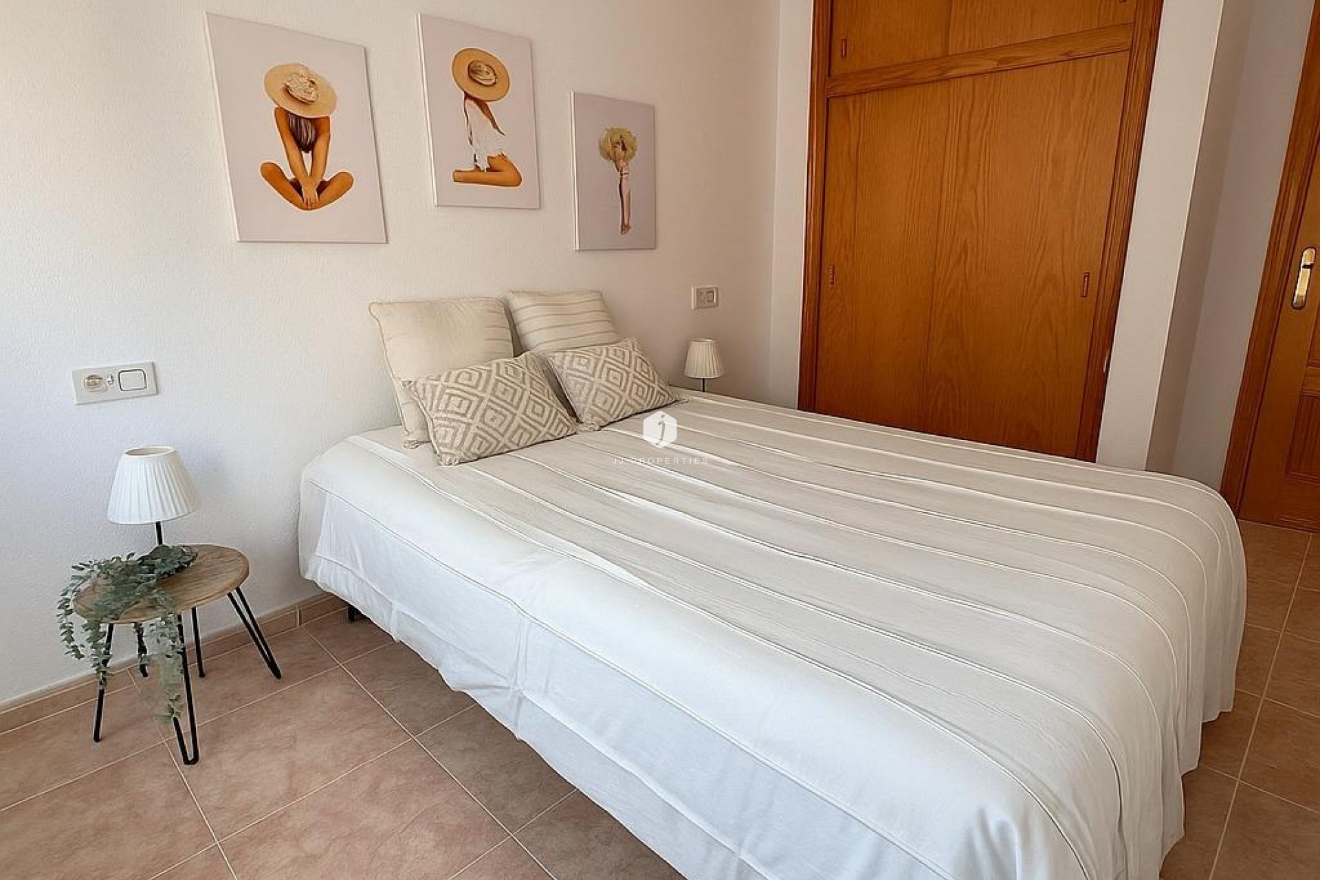 Segunda mano - Apartamento / piso -
Torrevieja - PARQUE DE LAS NACIONES