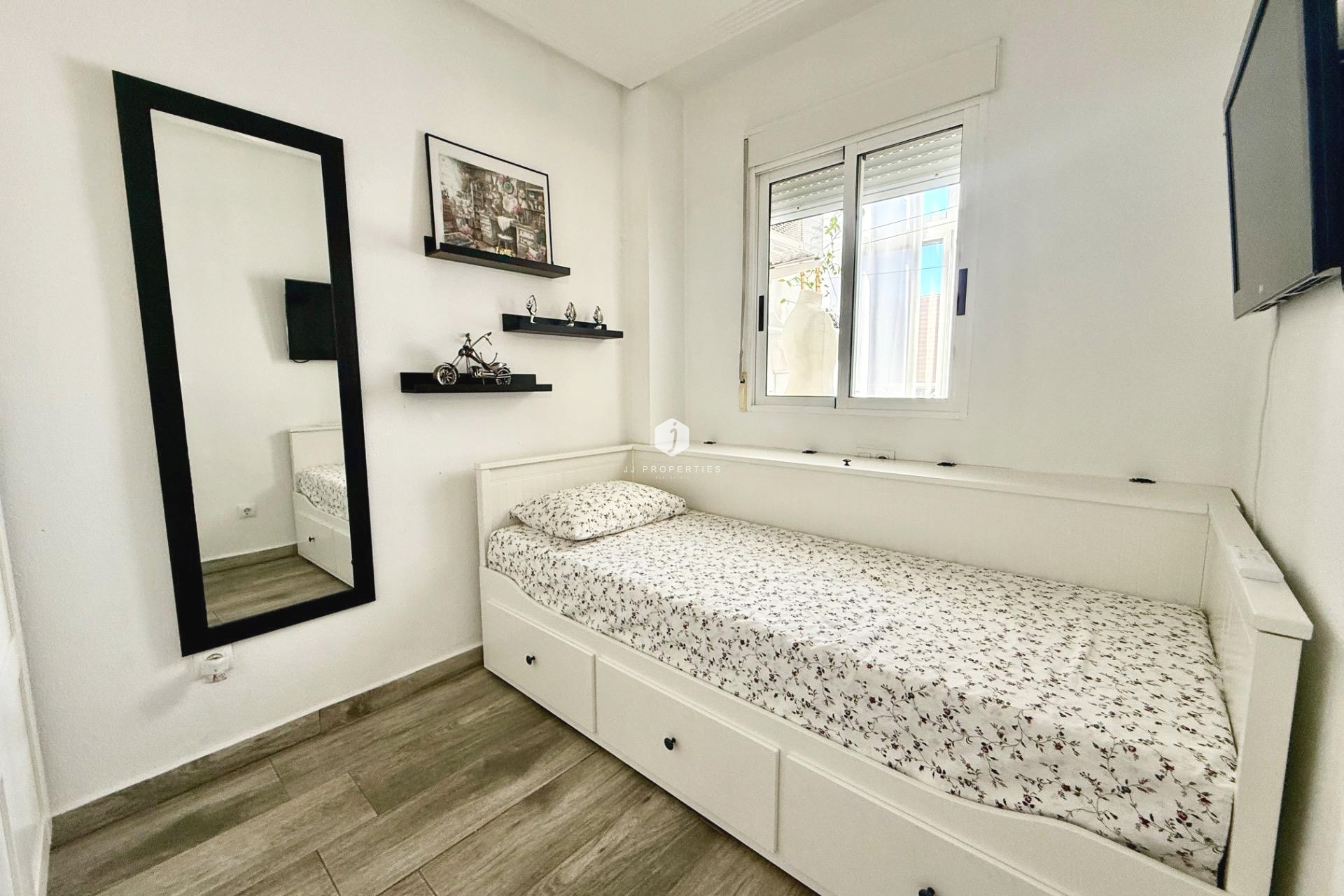 Segunda mano - Apartamento / piso -
Torrevieja - PARQUE DE LAS NACIONES