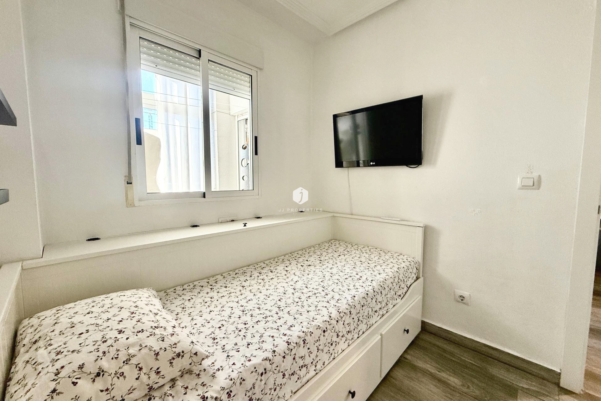 Segunda mano - Apartamento / piso -
Torrevieja - PARQUE DE LAS NACIONES