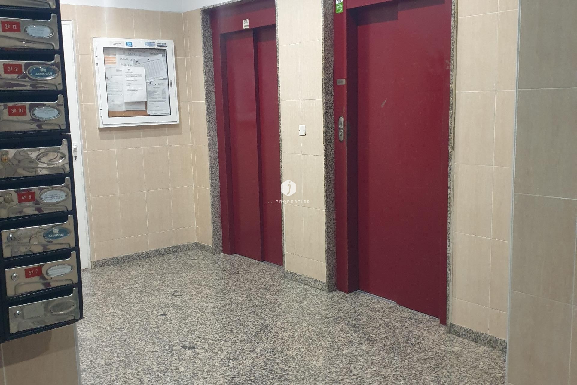 Segunda mano - Apartamento / piso -
Torrevieja - PARQUE DE LAS NACIONES