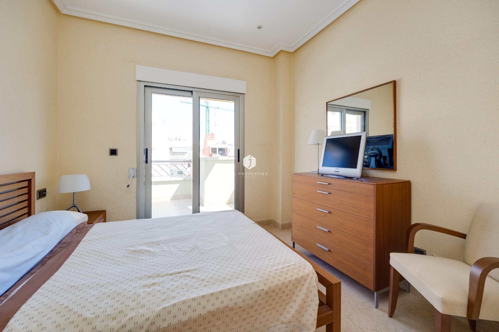 Segunda mano - Apartamento / piso -
Torrevieja - Paseo maritimo