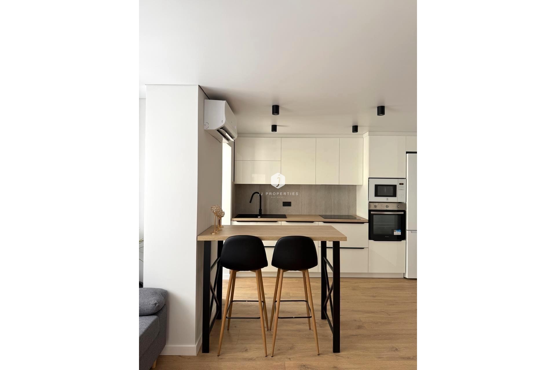 Segunda mano - Apartamento / piso -
Torrevieja - Paseo maritimo