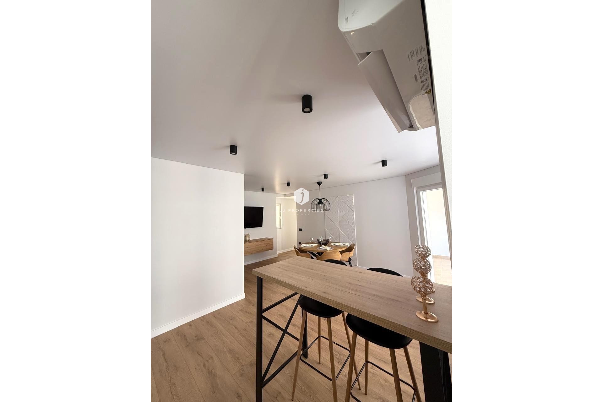 Segunda mano - Apartamento / piso -
Torrevieja - Paseo maritimo