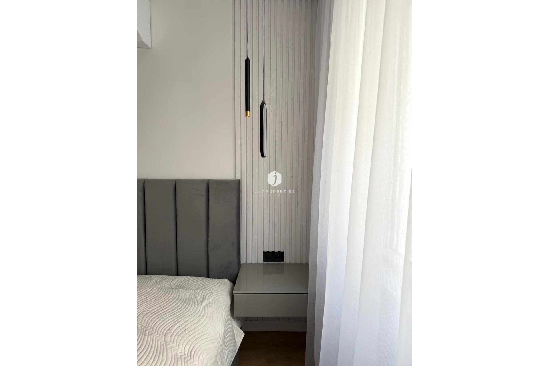 Segunda mano - Apartamento / piso -
Torrevieja - Paseo maritimo