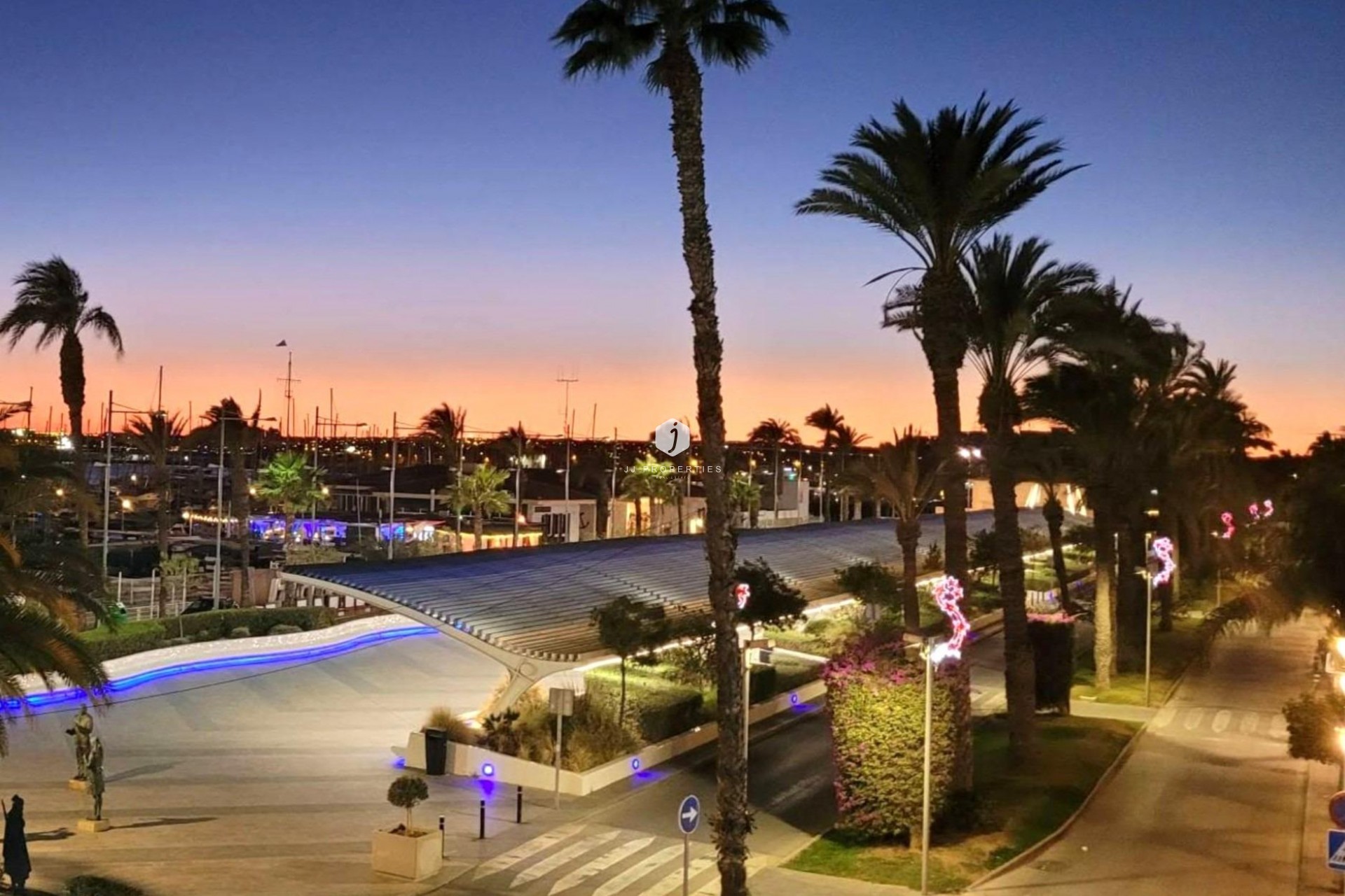 Segunda mano - Apartamento / piso -
Torrevieja - Paseo maritimo