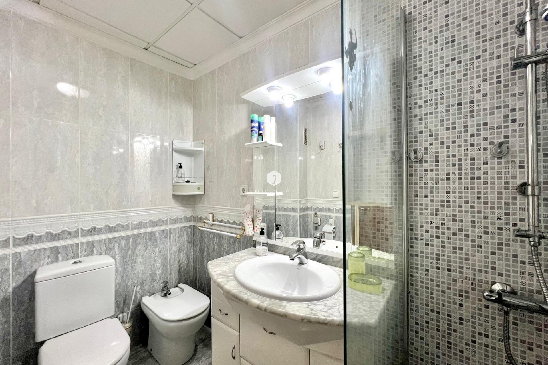 Segunda mano - Apartamento / piso -
Torrevieja - Paseo maritimo