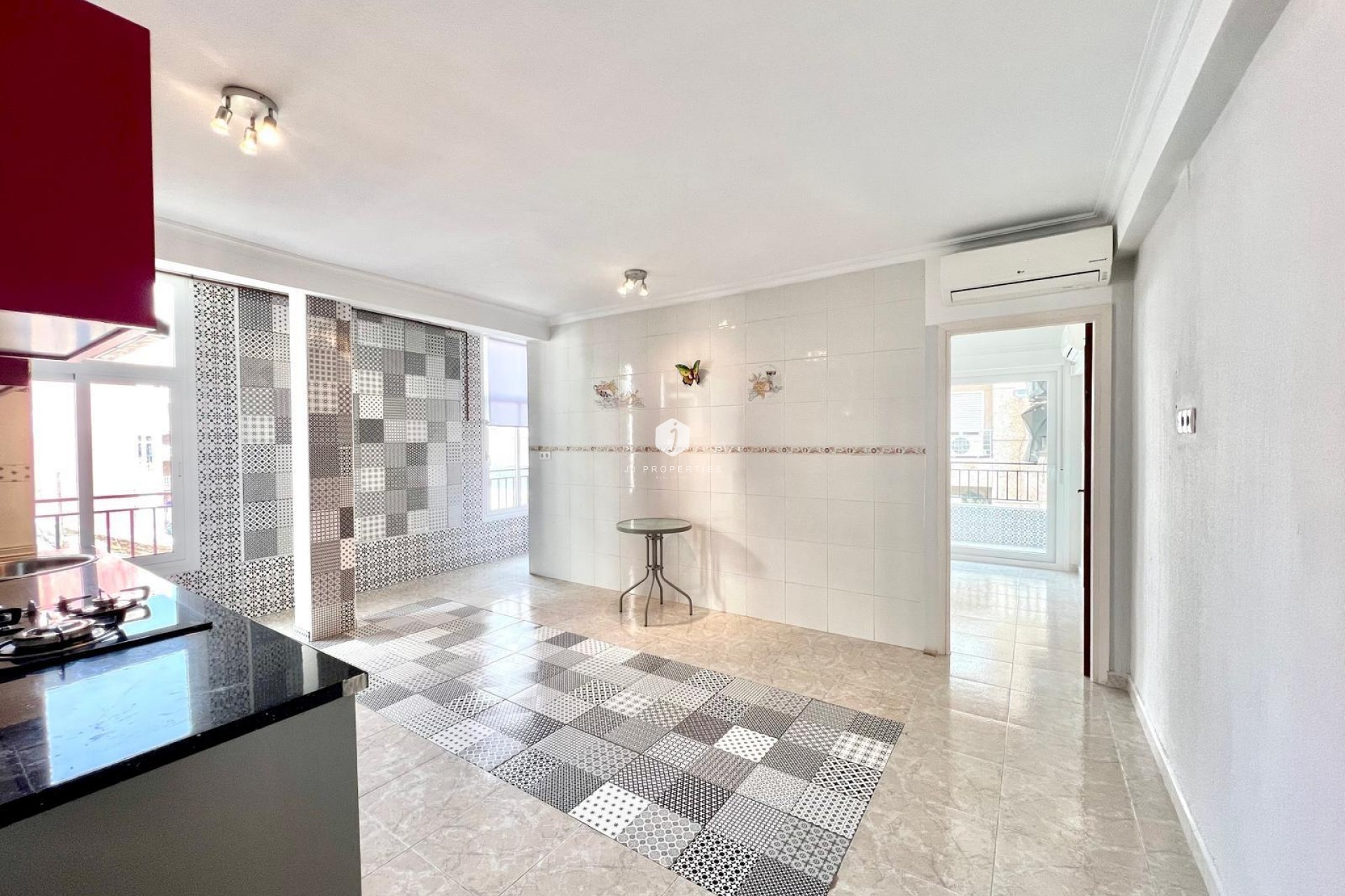 Segunda mano - Apartamento / piso -
Torrevieja - Paseo maritimo