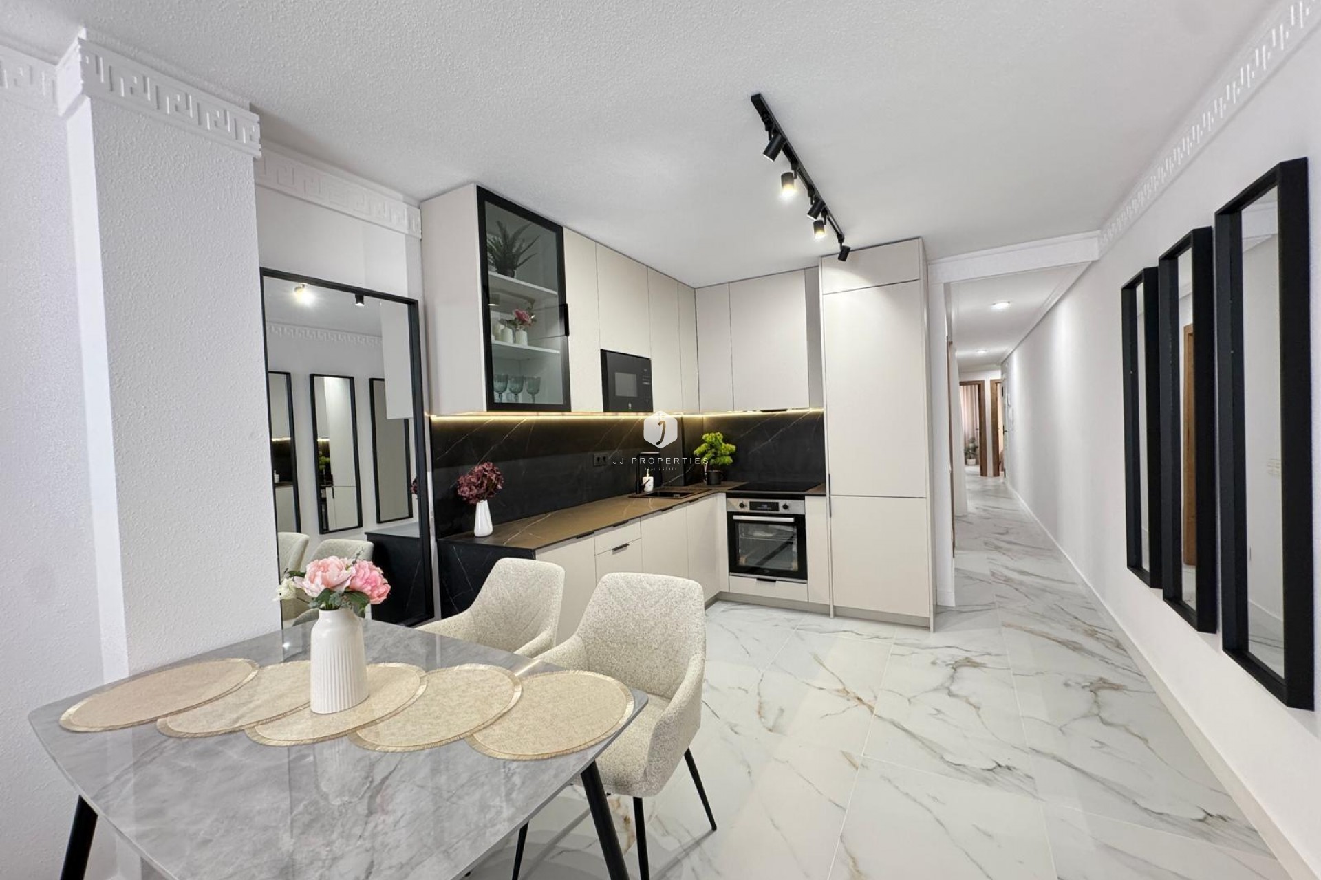 Segunda mano - Apartamento / piso -
Torrevieja - Playa de los Locos