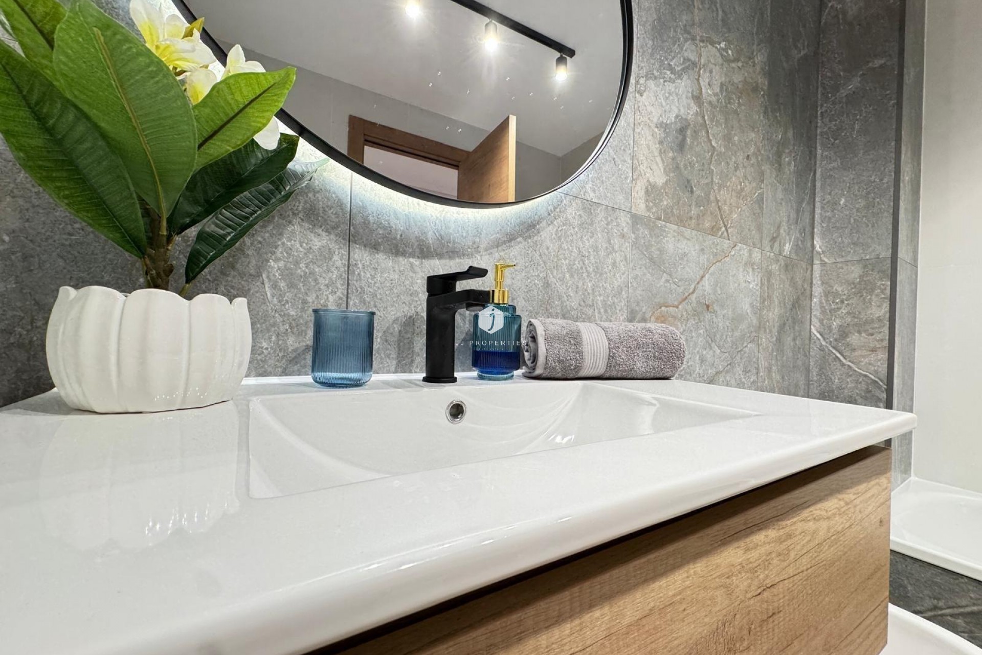 Segunda mano - Apartamento / piso -
Torrevieja - Playa de los Locos