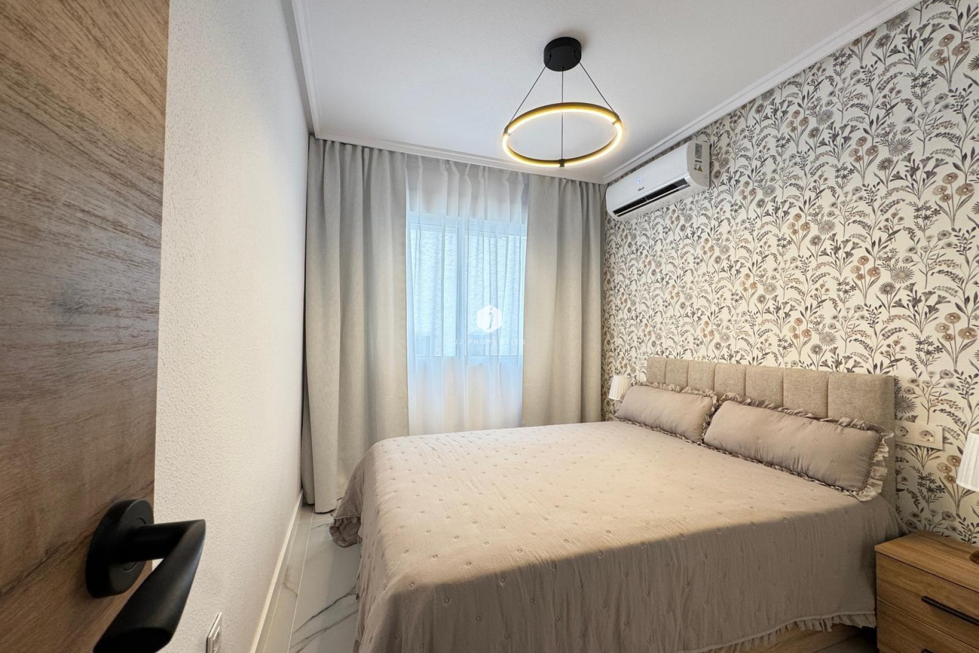 Segunda mano - Apartamento / piso -
Torrevieja - Playa de los Locos