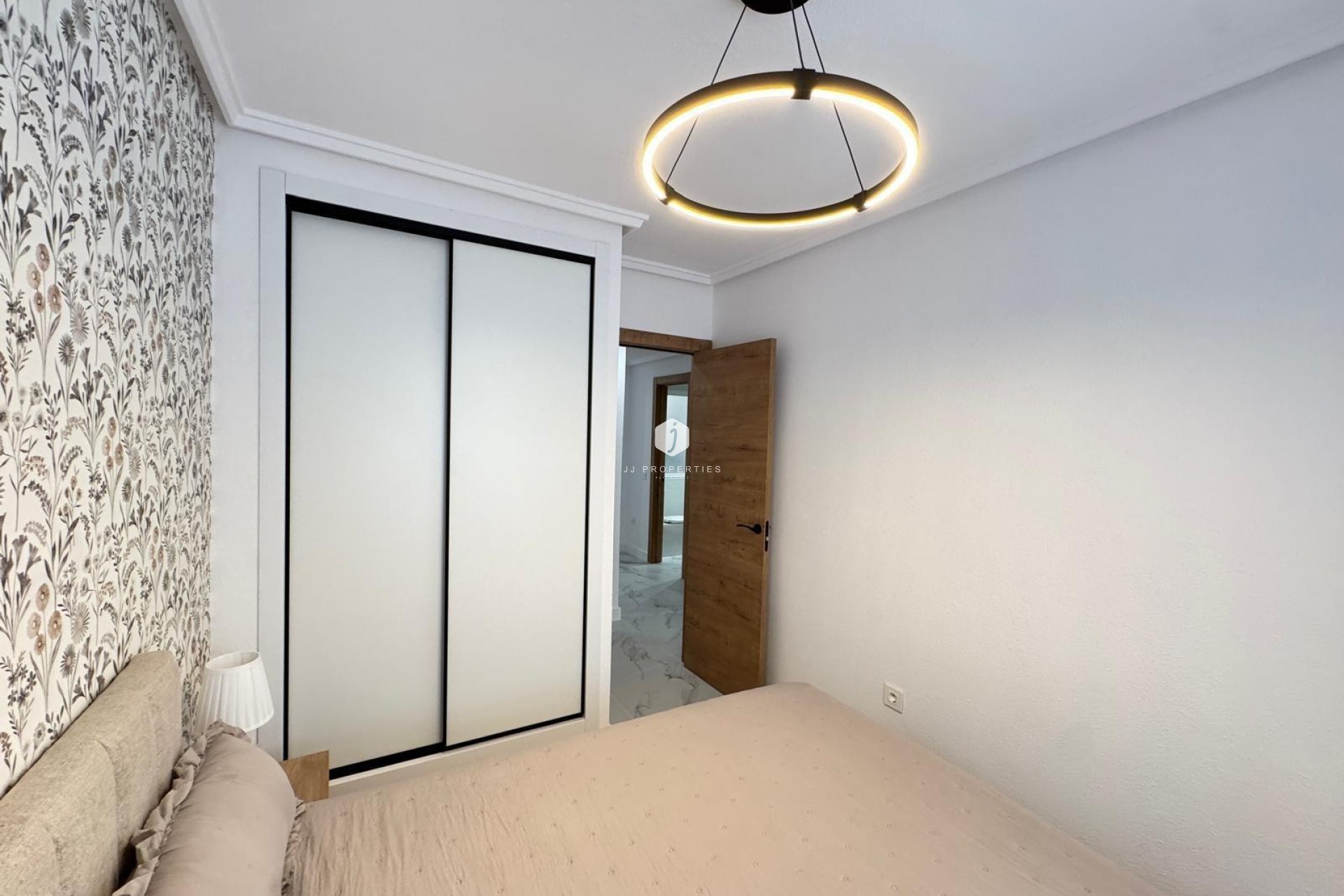 Segunda mano - Apartamento / piso -
Torrevieja - Playa de los Locos