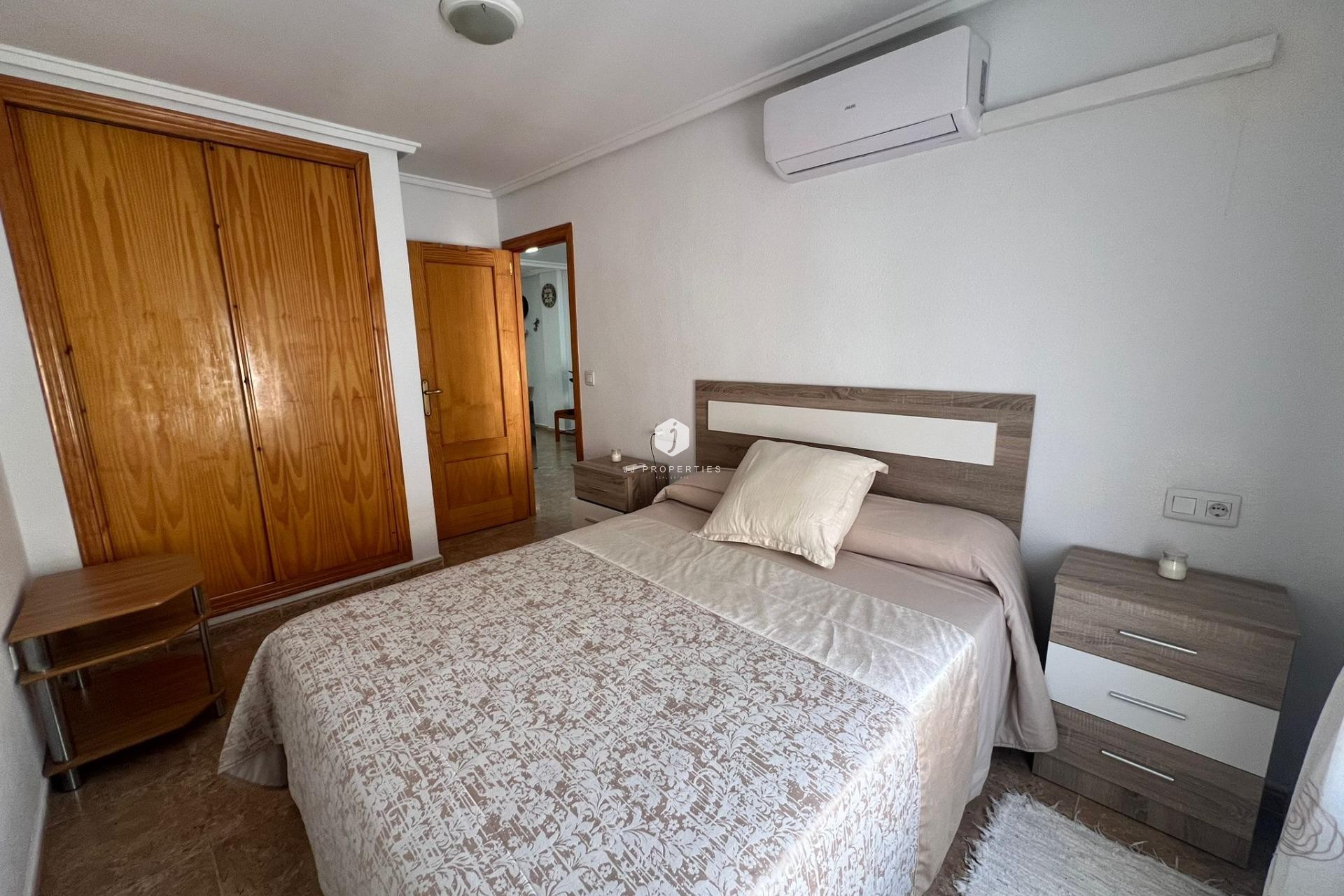 Segunda mano - Apartamento / piso -
Torrevieja - Playa de los Locos