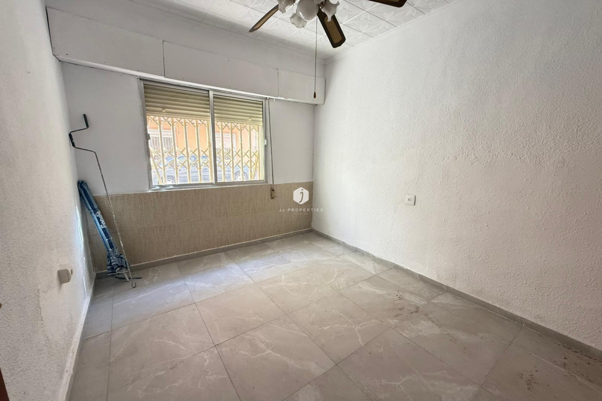 Segunda mano - Apartamento / piso -
Torrevieja - Playa de los Locos
