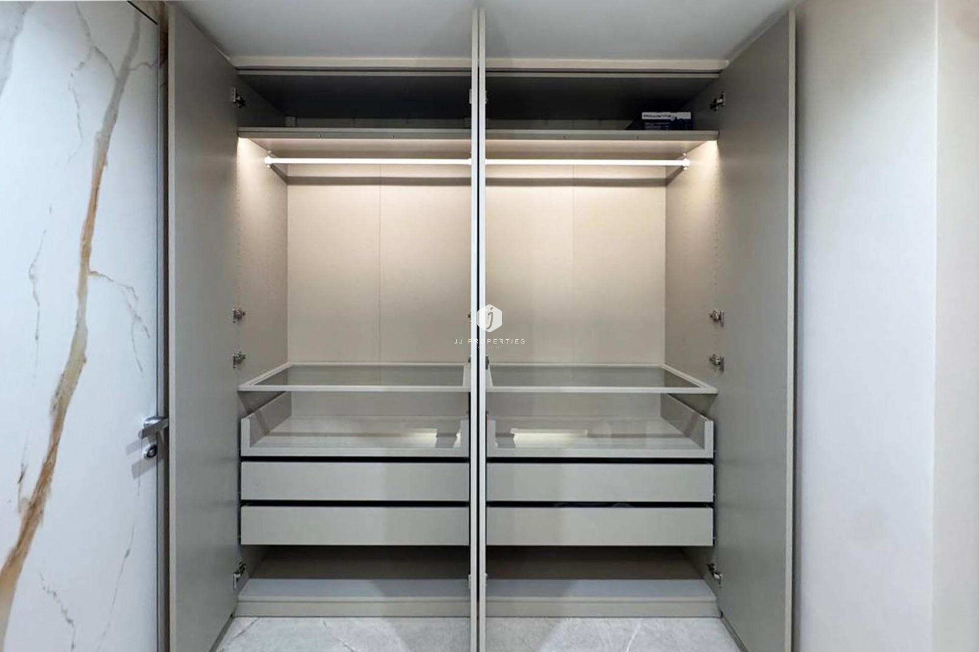 Segunda mano - Apartamento / piso -
Torrevieja - Playa de los Locos