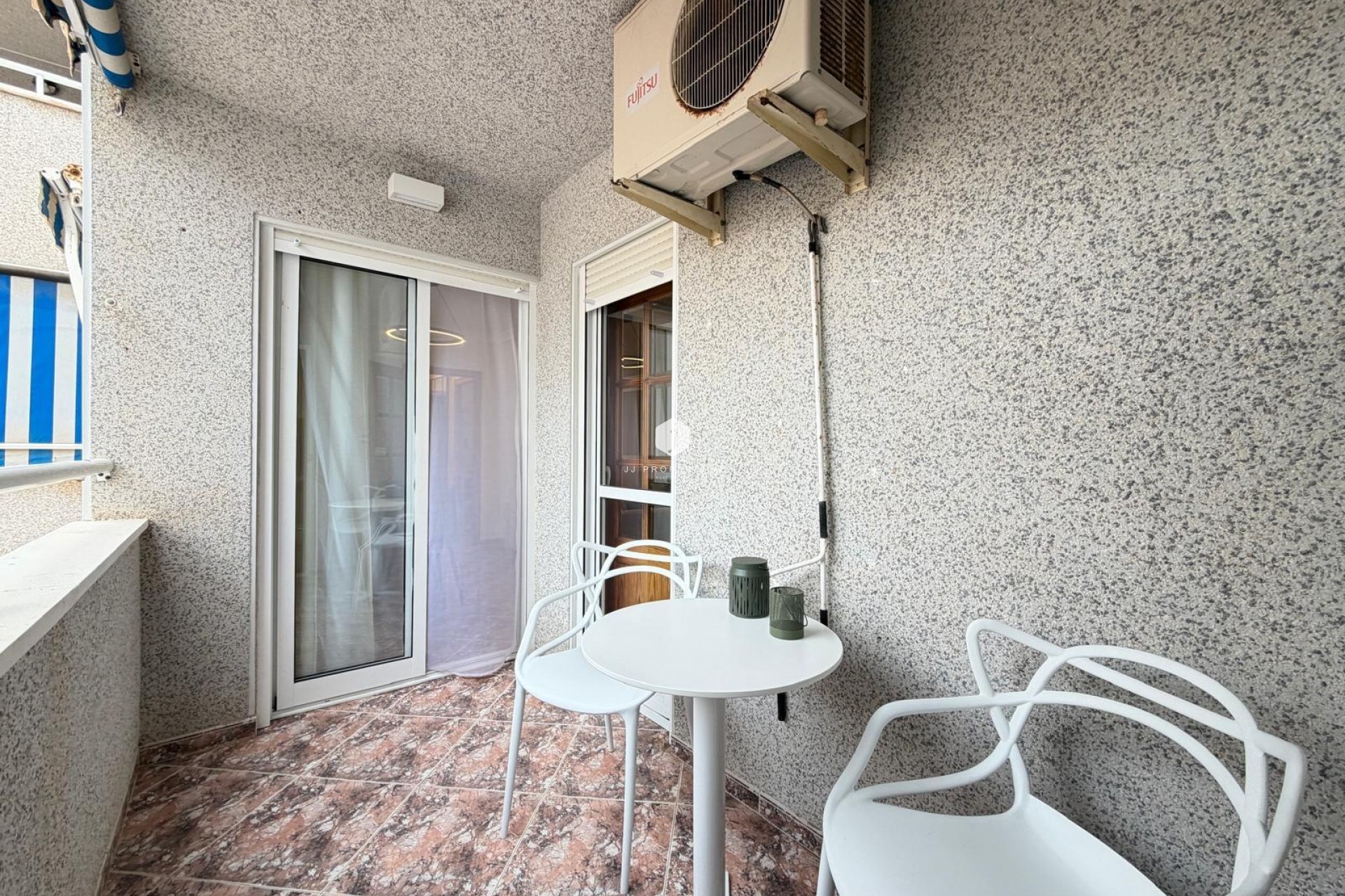 Segunda mano - Apartamento / piso -
Torrevieja - Playa de los Locos