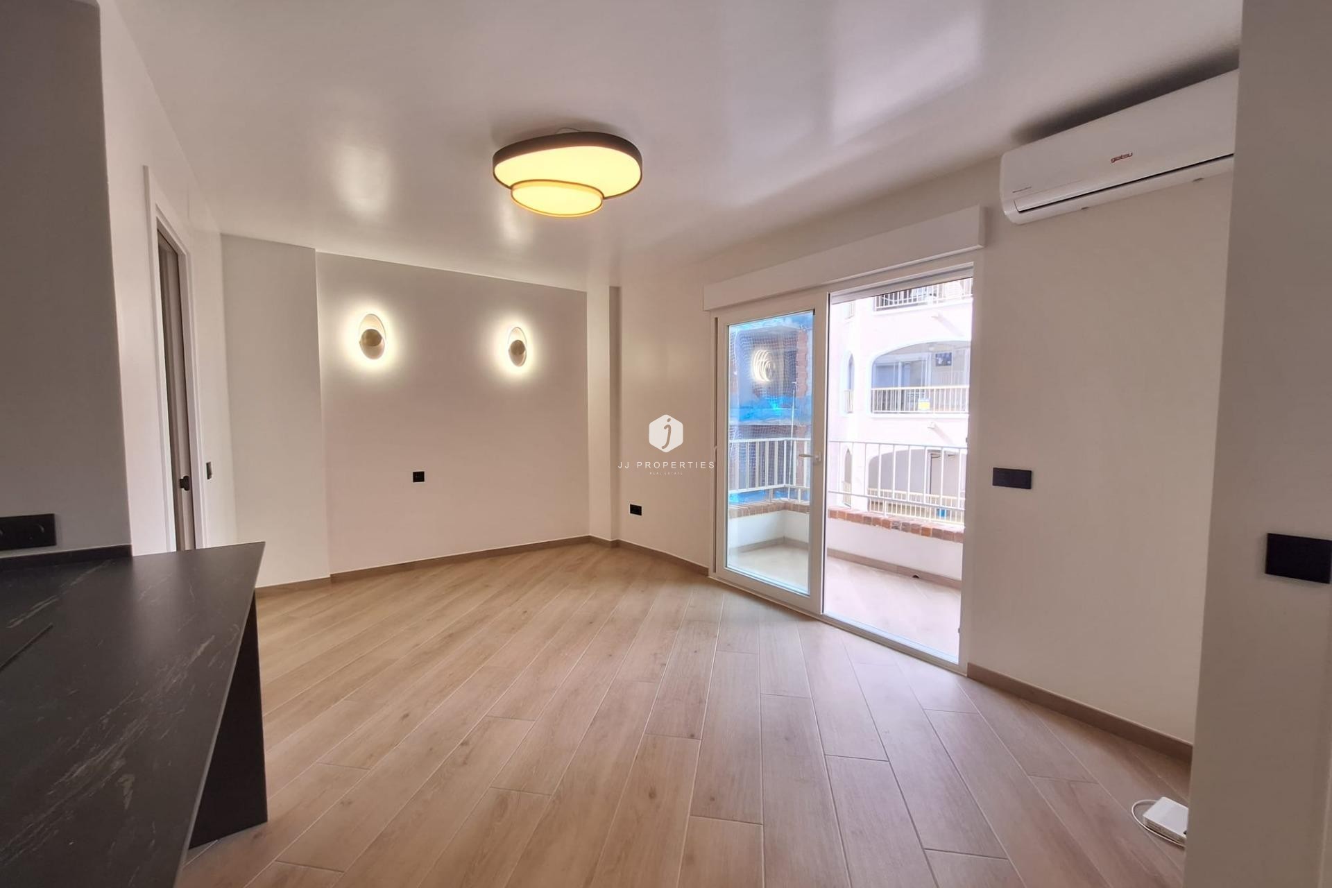 Segunda mano - Apartamento / piso -
Torrevieja - Playa de los Locos