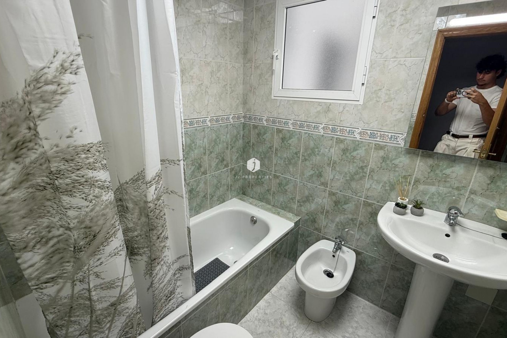 Segunda mano - Apartamento / piso -
Torrevieja - Playa de los Locos