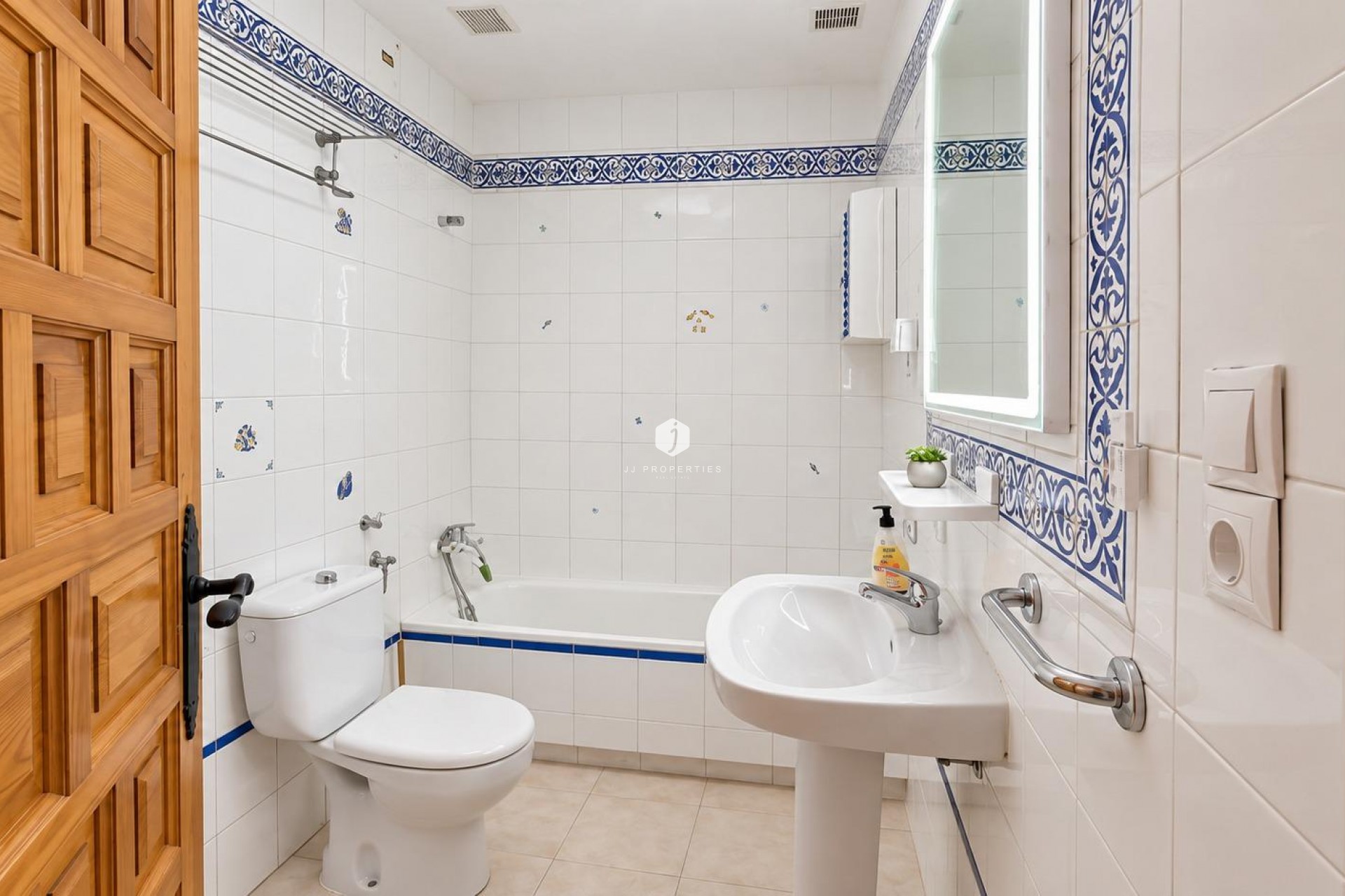 Segunda mano - Apartamento / piso -
Torrevieja - Playa de los Locos