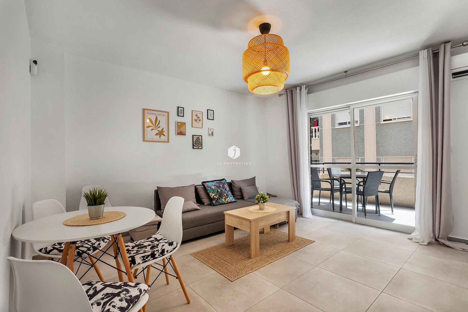 Segunda mano - Apartamento / piso -
Torrevieja - Playa de los Locos