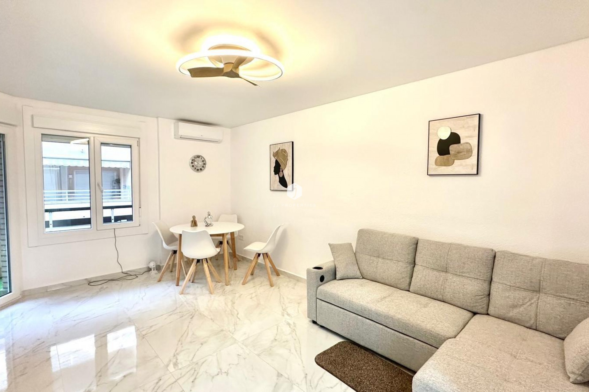 Segunda mano - Apartamento / piso -
Torrevieja - Playa del Cura