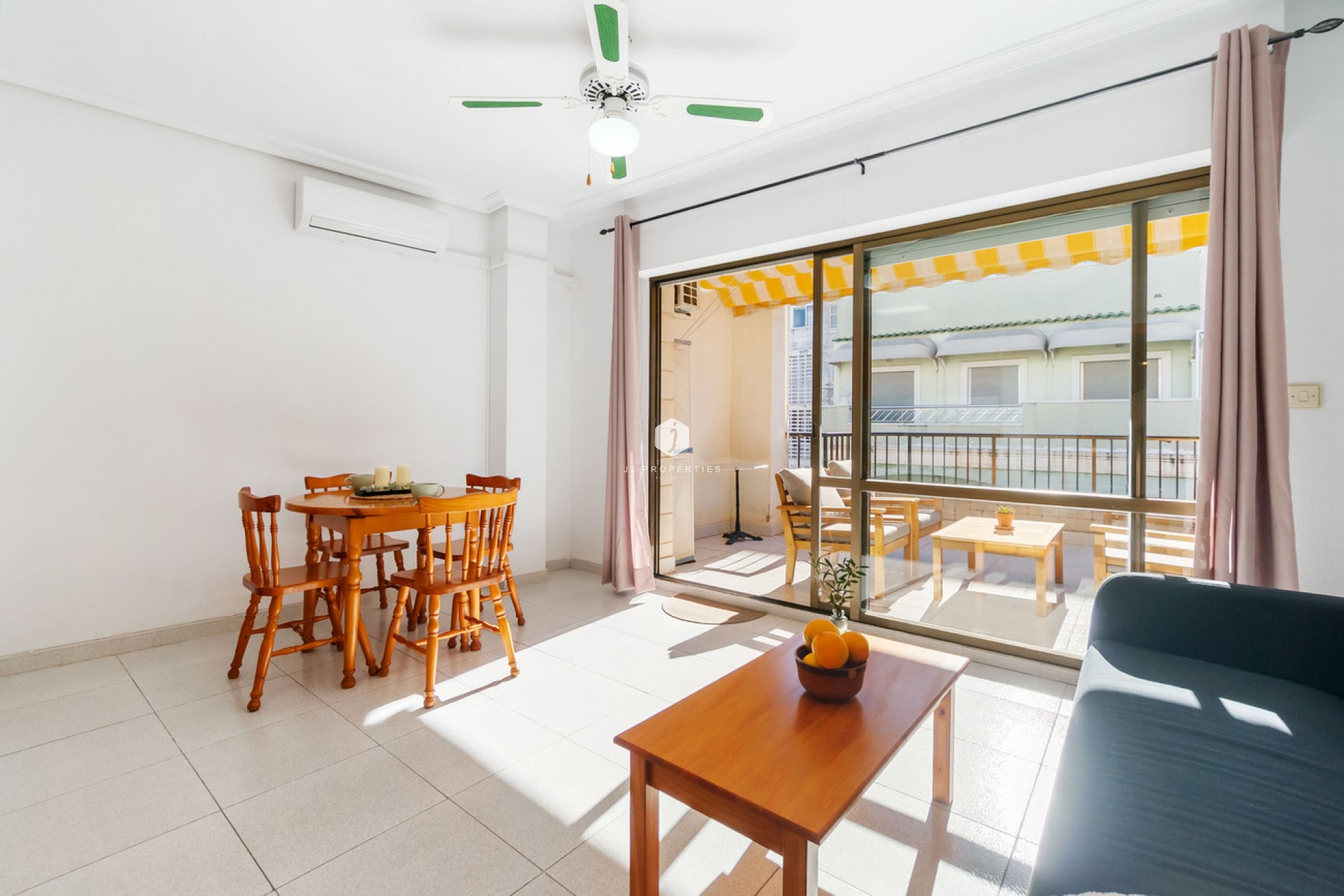 Segunda mano - Apartamento / piso -
Torrevieja - Playa del Cura