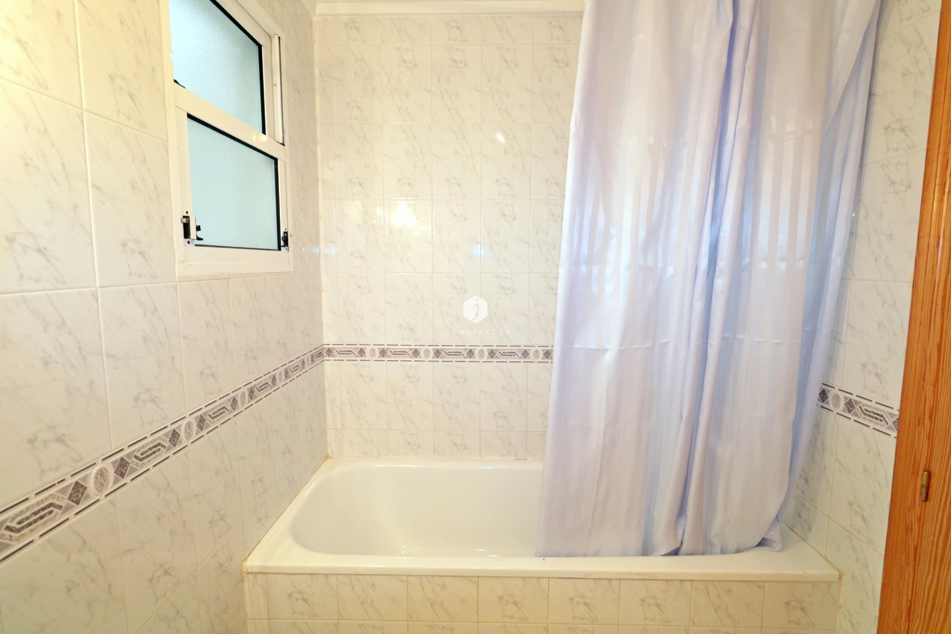 Segunda mano - Apartamento / piso -
Torrevieja - Playa del Cura