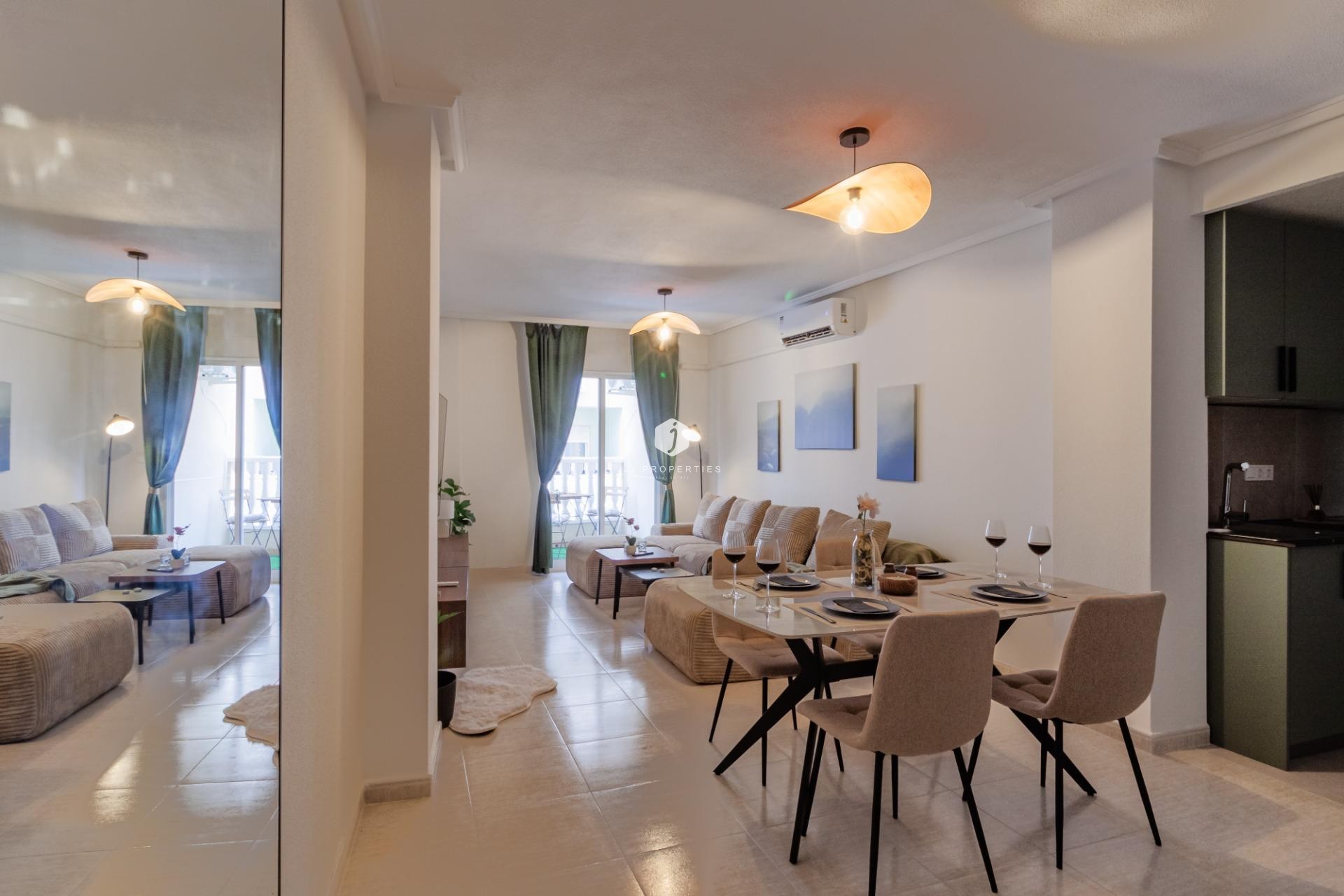 Segunda mano - Apartamento / piso -
Torrevieja - Playa del Cura