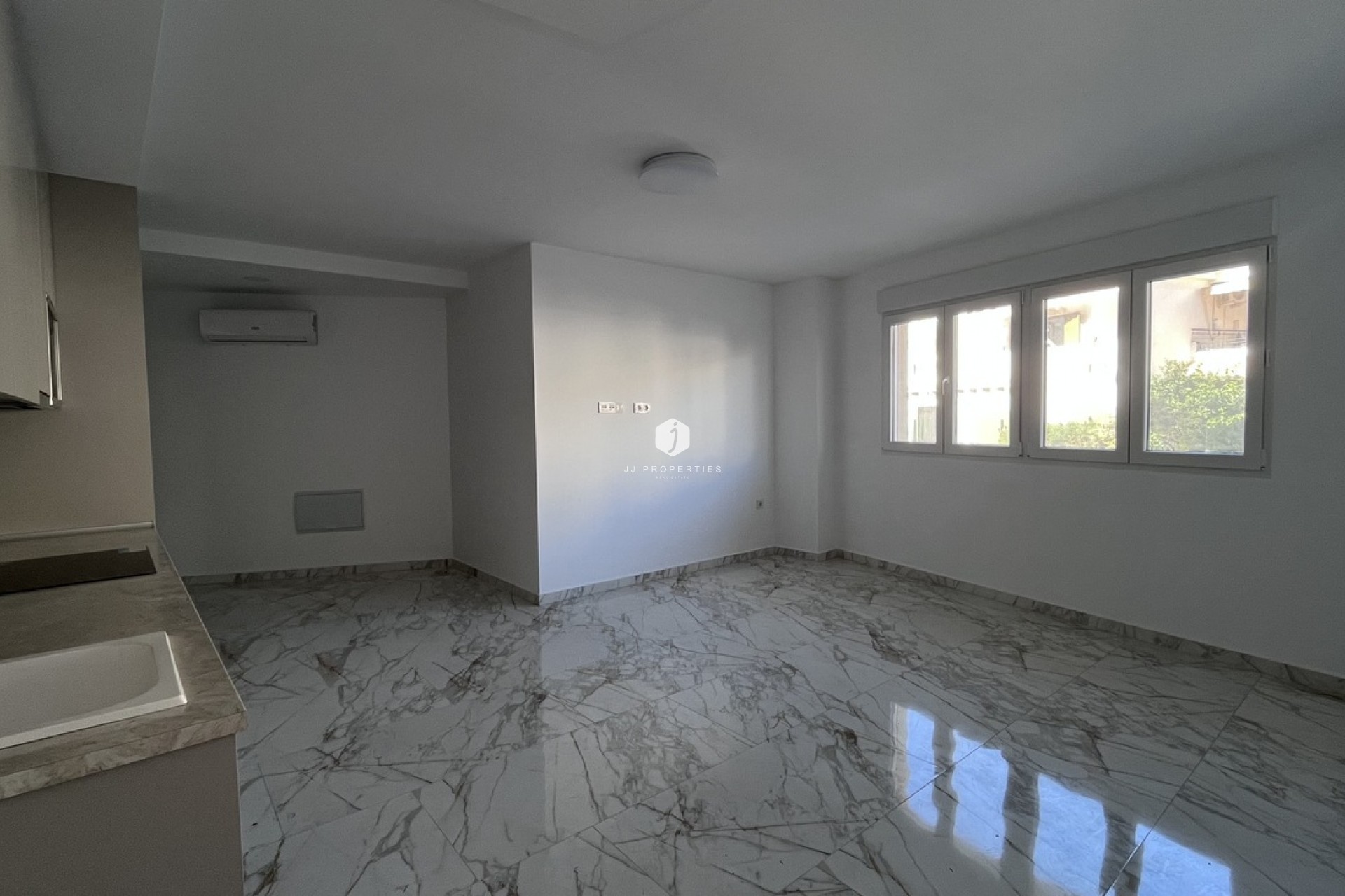 Segunda mano - Apartamento / piso -
Torrevieja - PLAYA LOS LOCOS