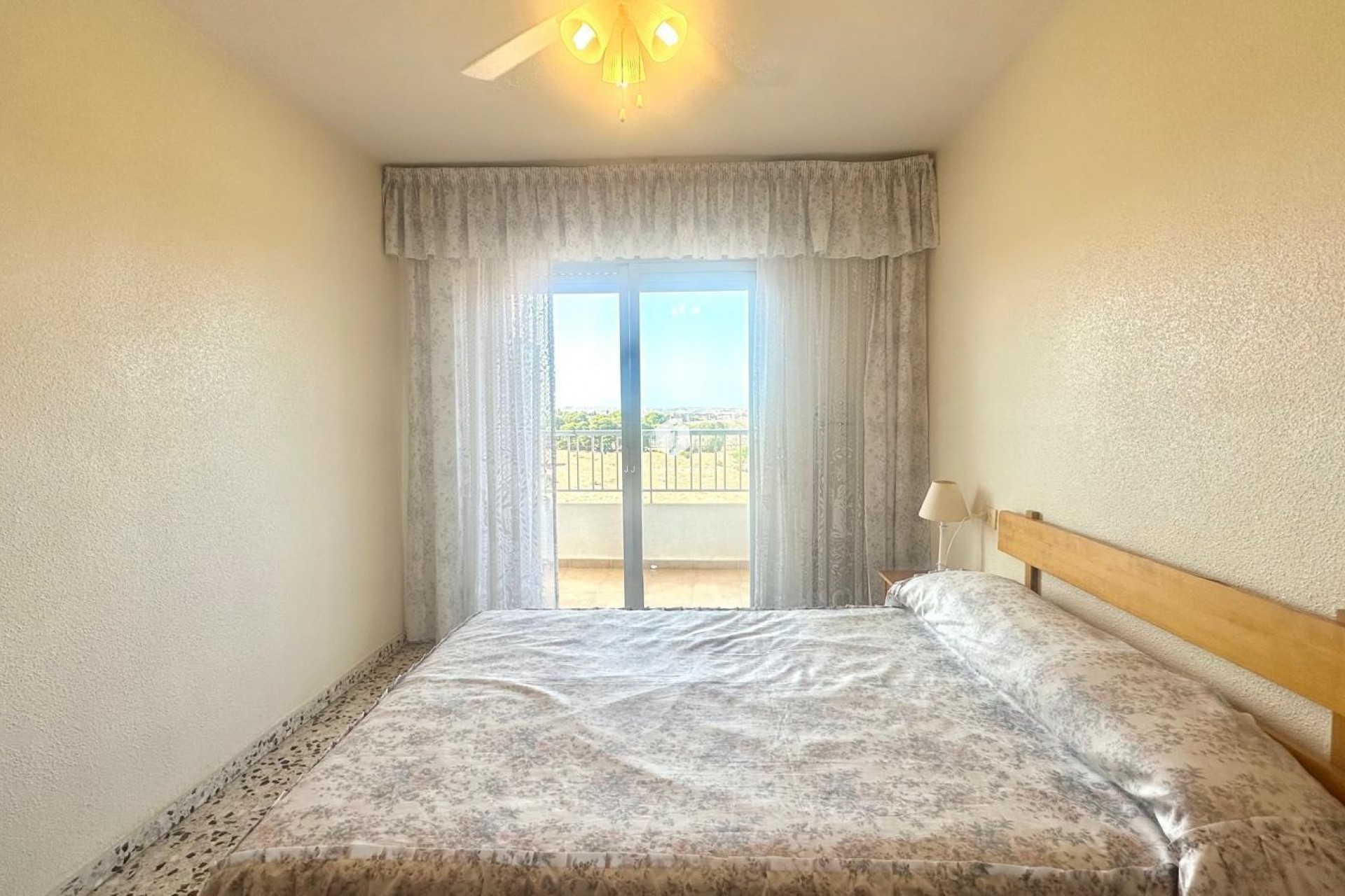 Segunda mano - Apartamento / piso -
Torrevieja - Punta prima