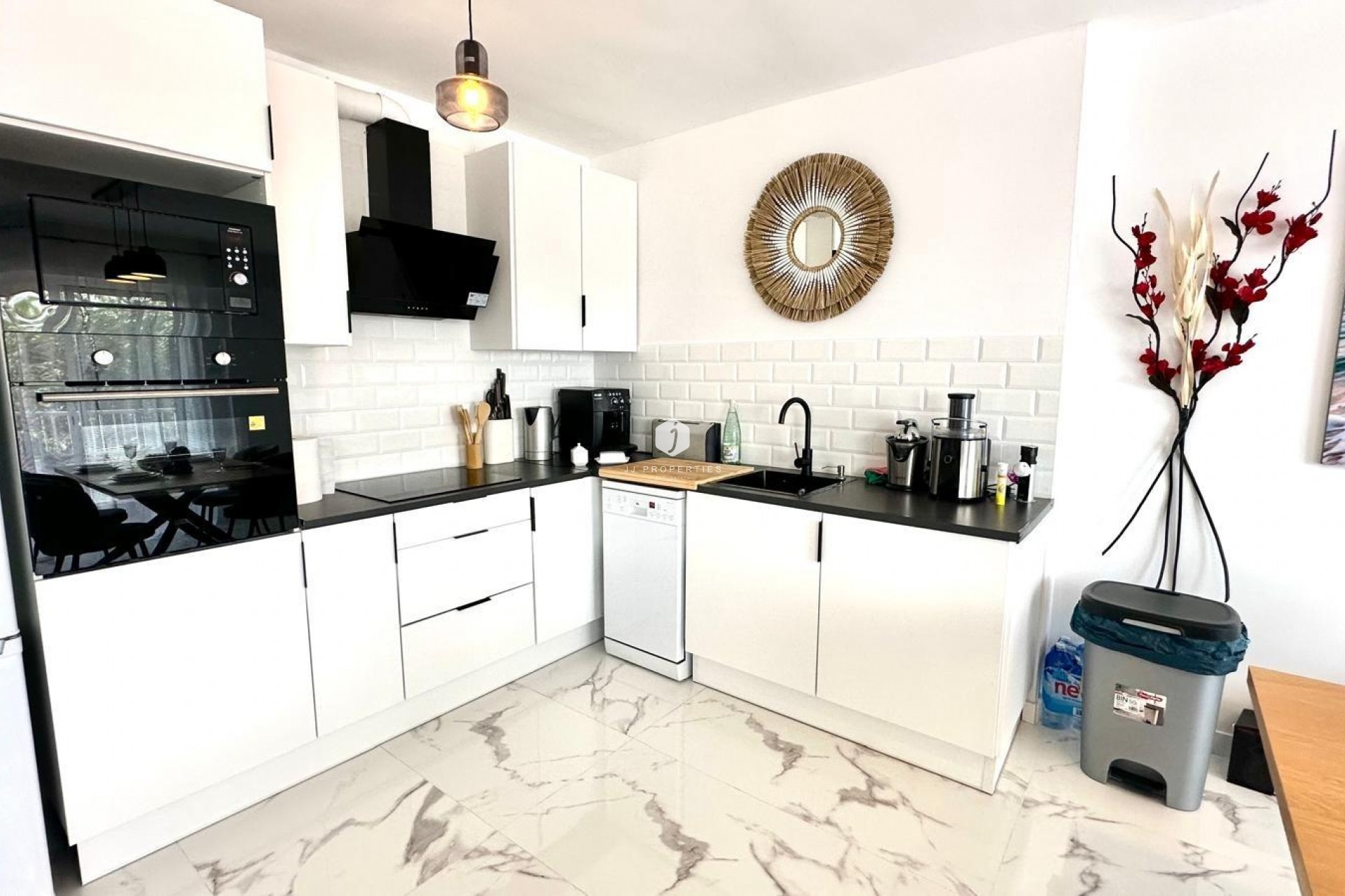 Segunda mano - Apartamento / piso -
Torrevieja - Punta prima