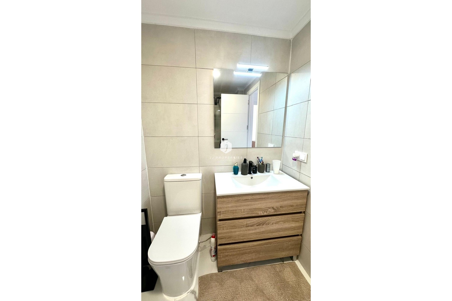 Segunda mano - Apartamento / piso -
Torrevieja - Punta prima