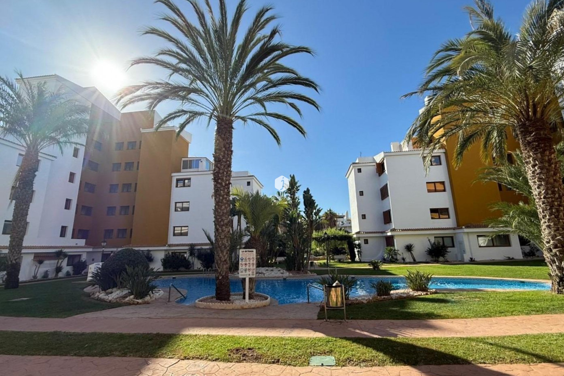 Segunda mano - Apartamento / piso -
Torrevieja - Punta prima