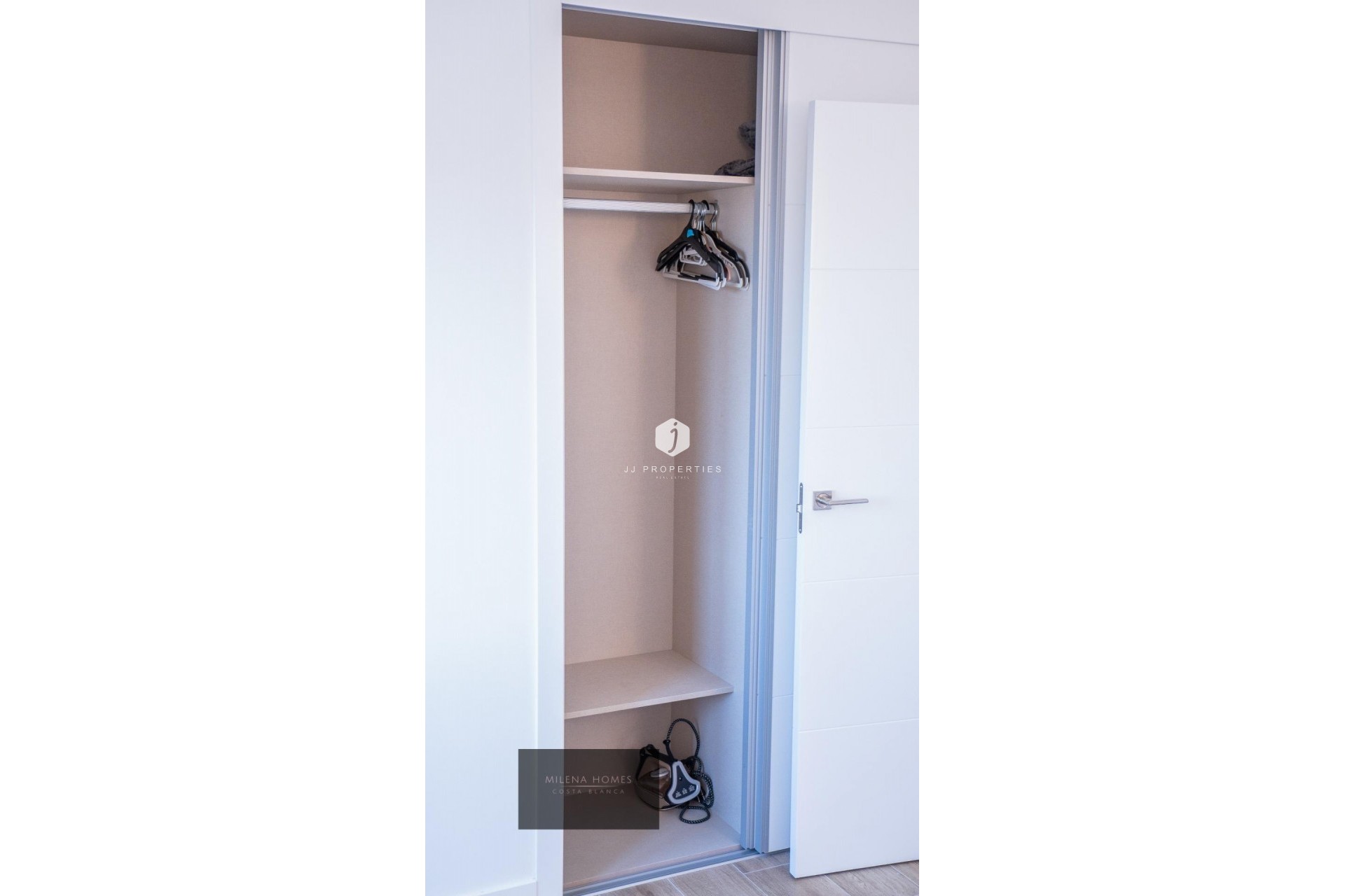 Segunda mano - Apartamento / piso -
Torrevieja - Punta prima