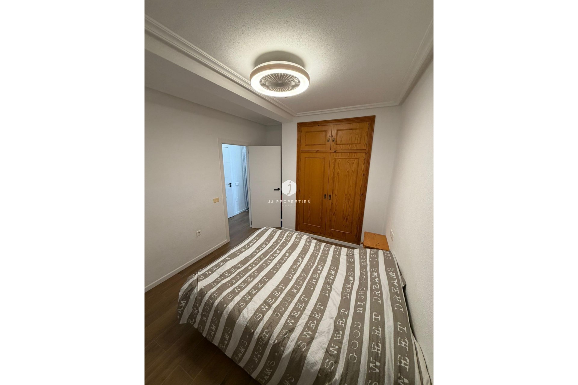 Segunda mano - Apartamento / piso -
Torrevieja - Punta prima