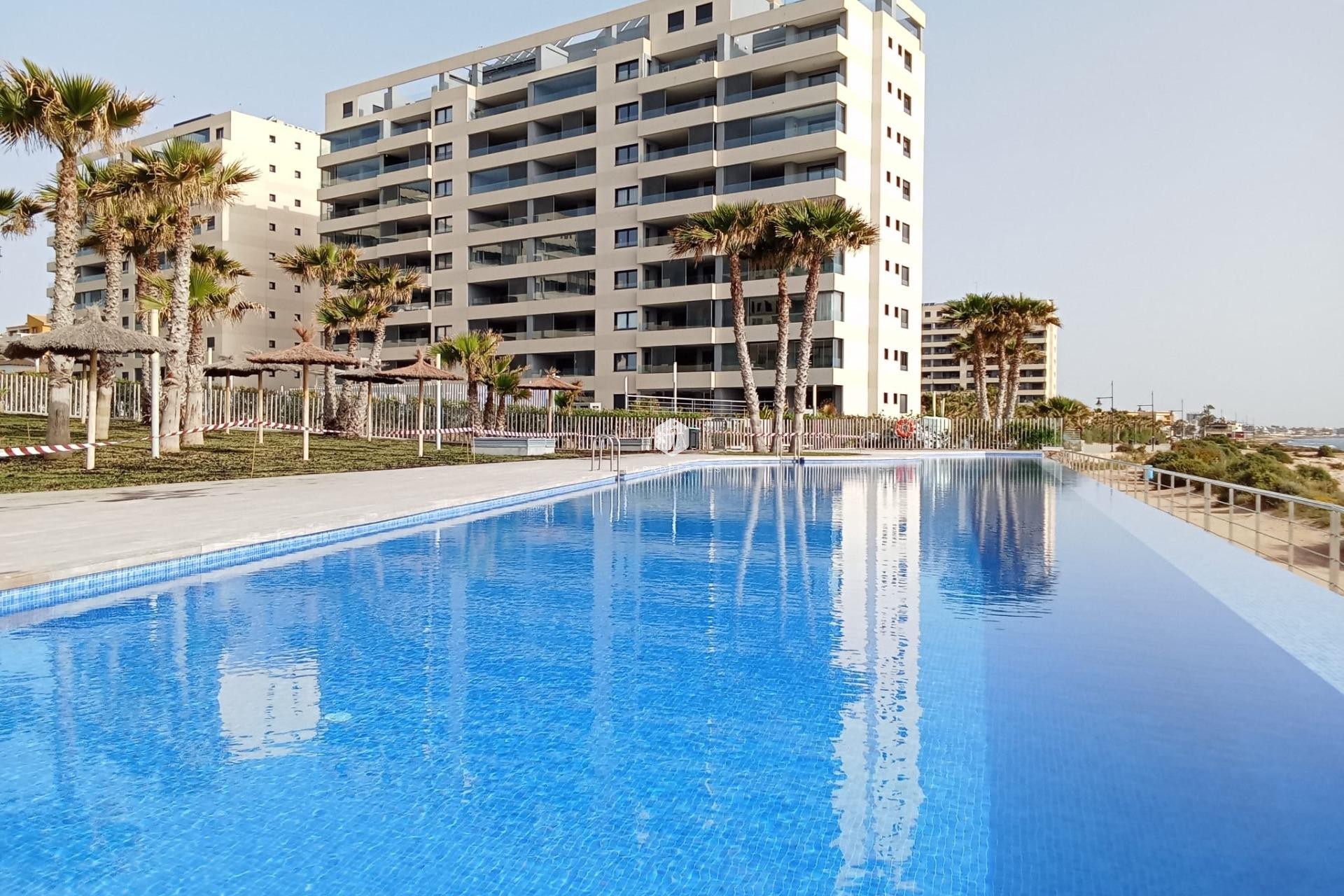Segunda mano - Apartamento / piso -
Torrevieja - Punta prima
