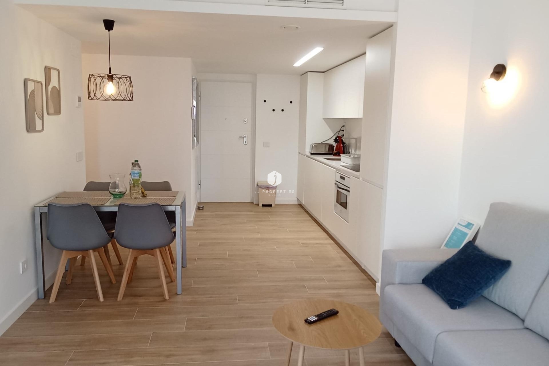 Segunda mano - Apartamento / piso -
Torrevieja - Punta prima