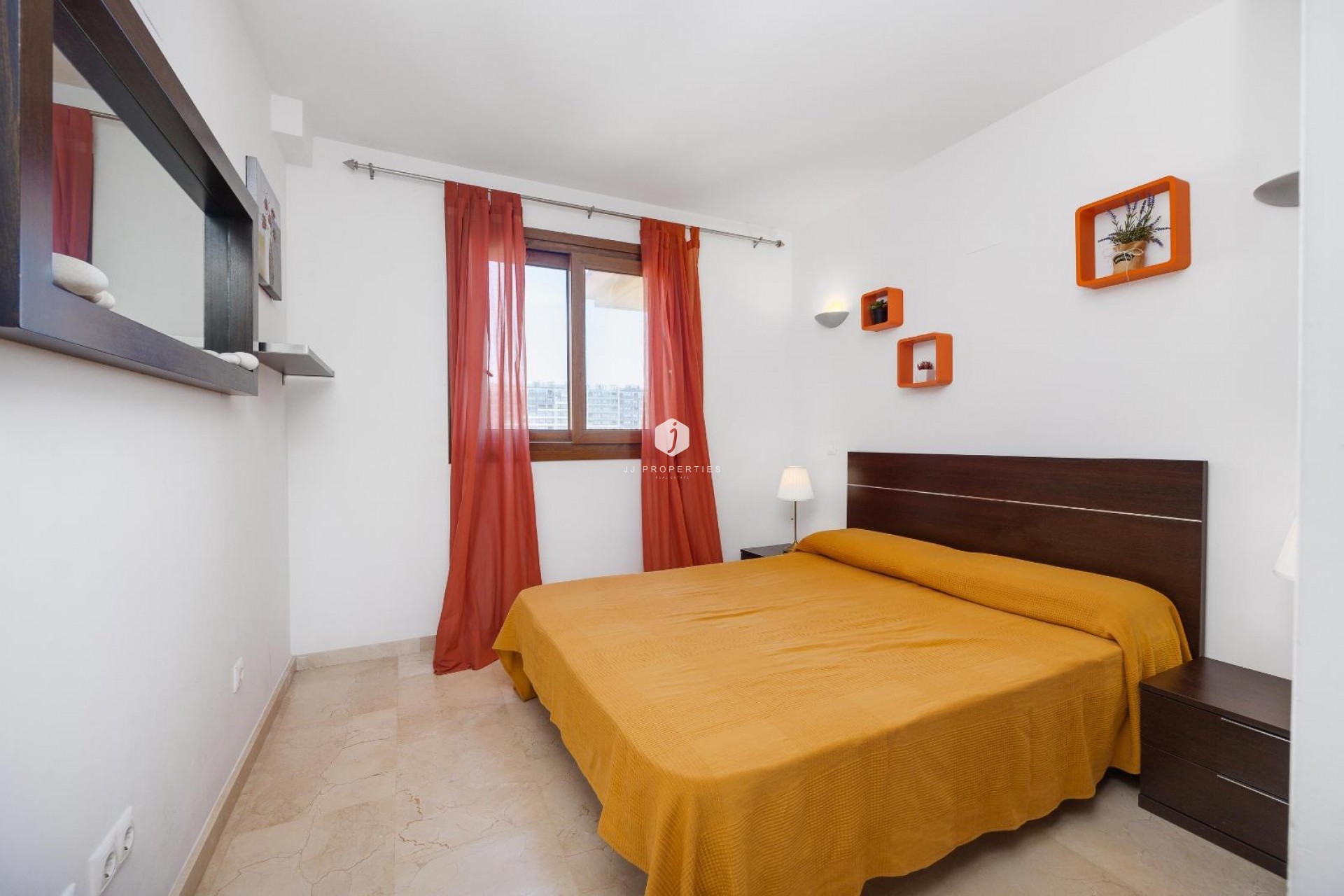 Segunda mano - Apartamento / piso -
Torrevieja - Punta prima