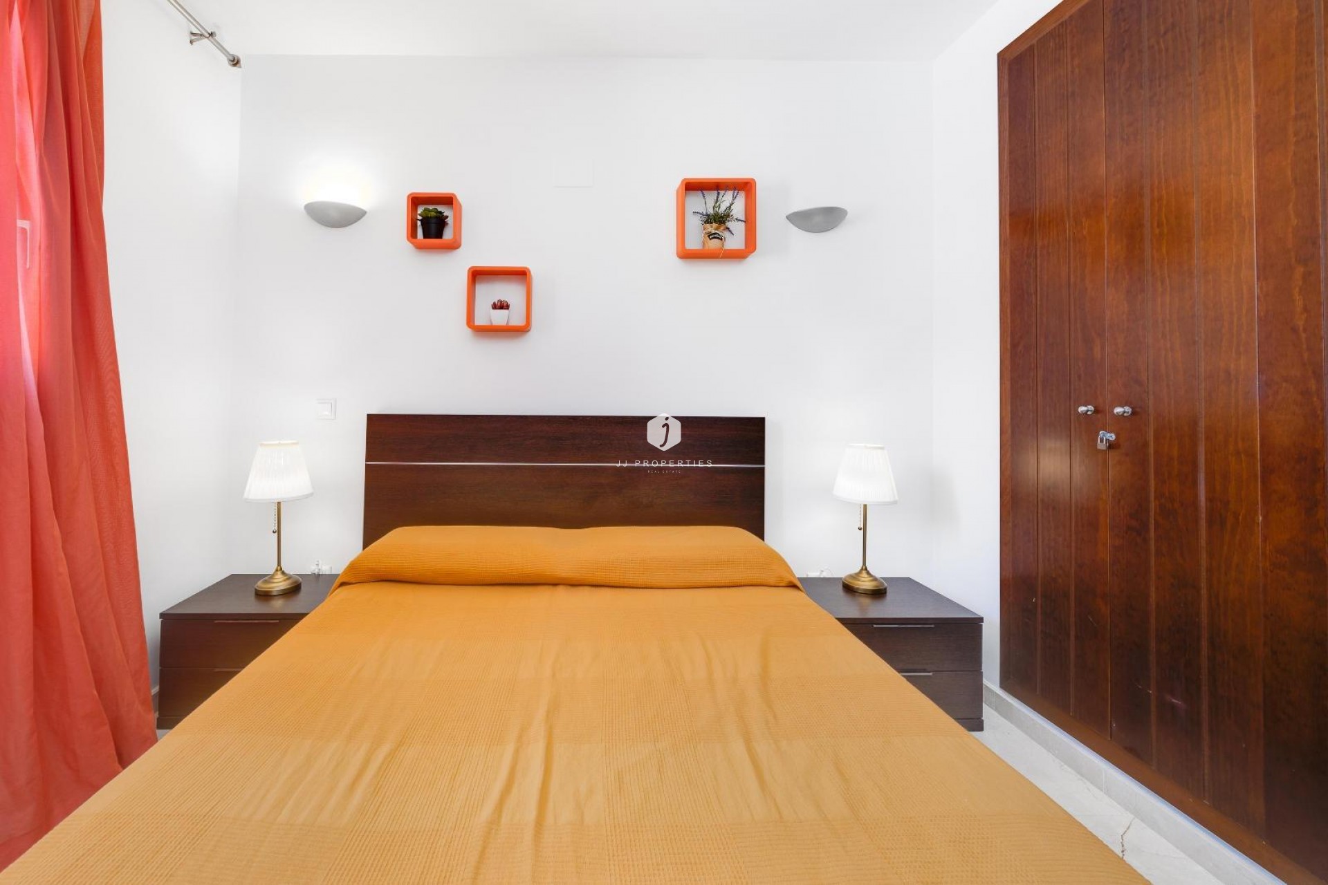 Segunda mano - Apartamento / piso -
Torrevieja - Punta prima